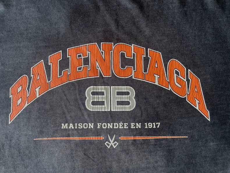 Balenciaga Balenciaga Knife to cut holes, wash scissors to make old T Size US XS / EU 42 / 0 - 5 Thumbnail