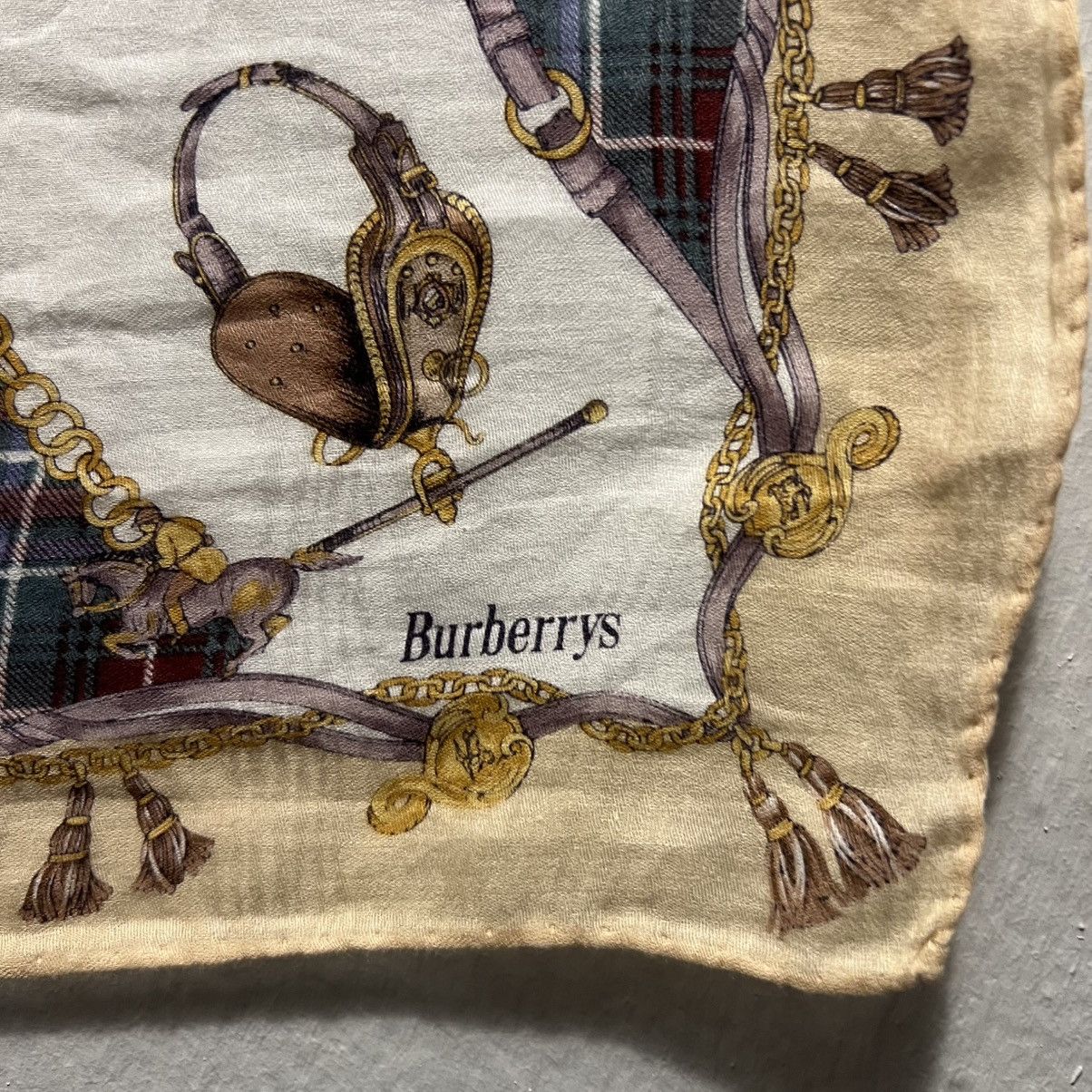 Burberry Burberry Scarf Vintage Print Size ONE SIZE - 2 Thumbnail