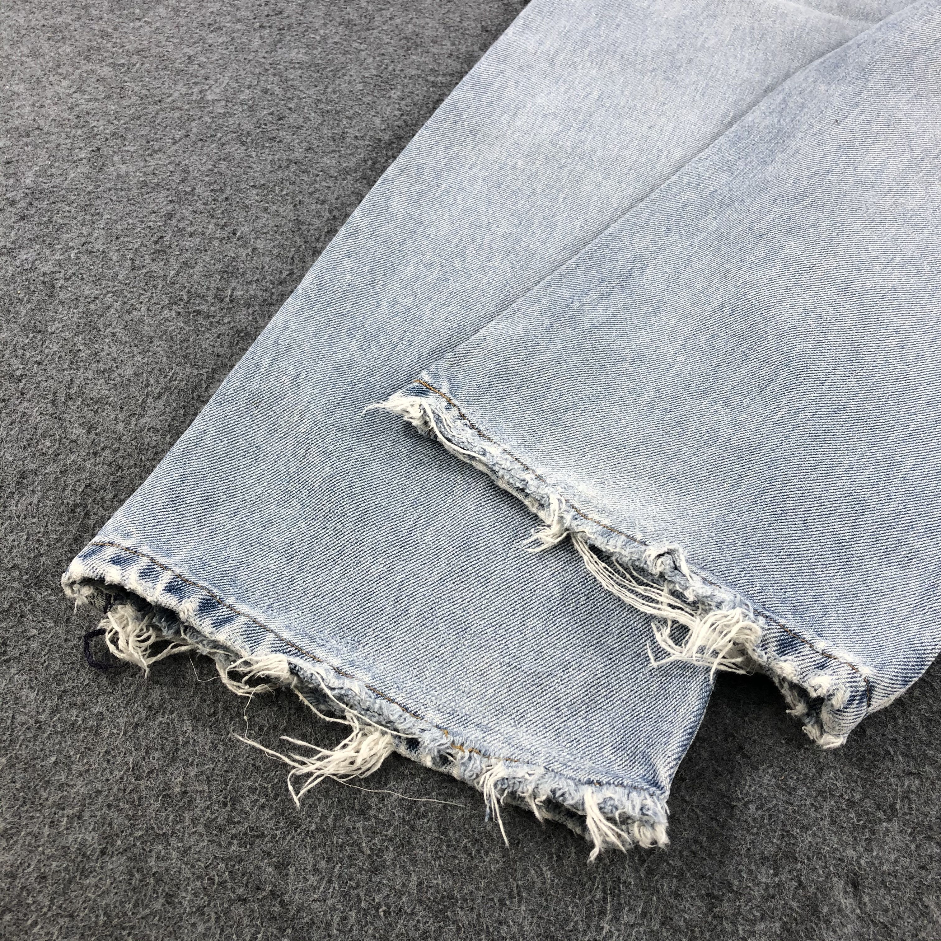 Levi's 90s Vintage Light Washed Levis 505 Jeans-J974 Size US 33 - 6 Thumbnail