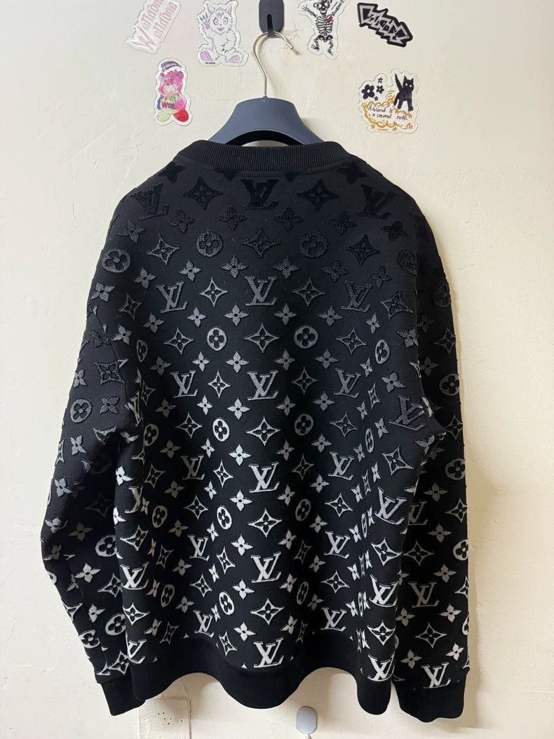 Louis Vuitton Louis VuittonBlack and silver gradient full-printed logo lo Size US XL / EU 56 / 4 - 2 Thumbnail