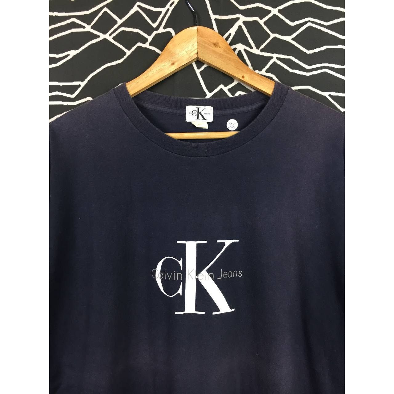 Calvin Klein Vtg Distressed CK Calvin Klein Jeans Spell Out Logo Tee Size US XL / EU 56 / 4 - 3 Thumbnail