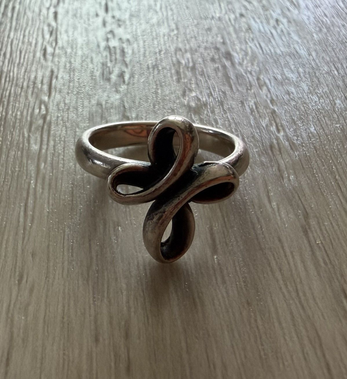 Vintage James Avery Eternal Ribbon Cross Ring Sterling Silver Sz 7 Size ONE SIZE - 1 Thumbnail