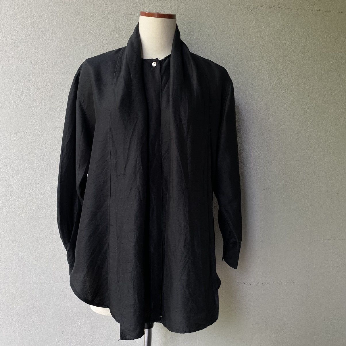 Issey Miyake IS Issey Miyake Black Silk Long Sleeve Bow Tie Collar Shirt Size XL / US 12-14 / IT 48-50 - 16 Thumbnail