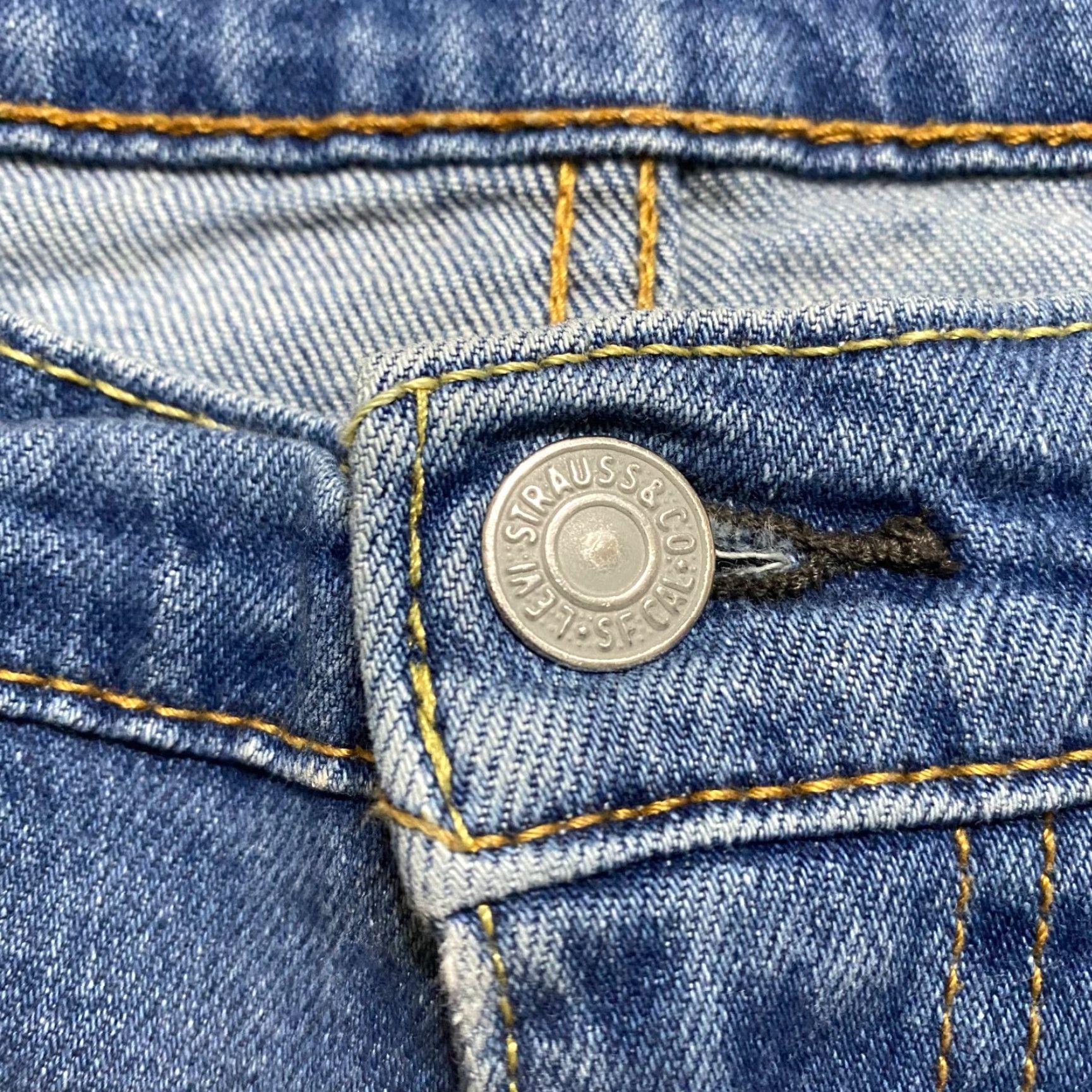 Levi's Levi's 541 Jeans 30x32 Blue Denim Medium Wash Athletic Straight Mid Rise Mens Regular Size 30 Color Blue Size US 30 / EU 46 - 4 Thumbnail