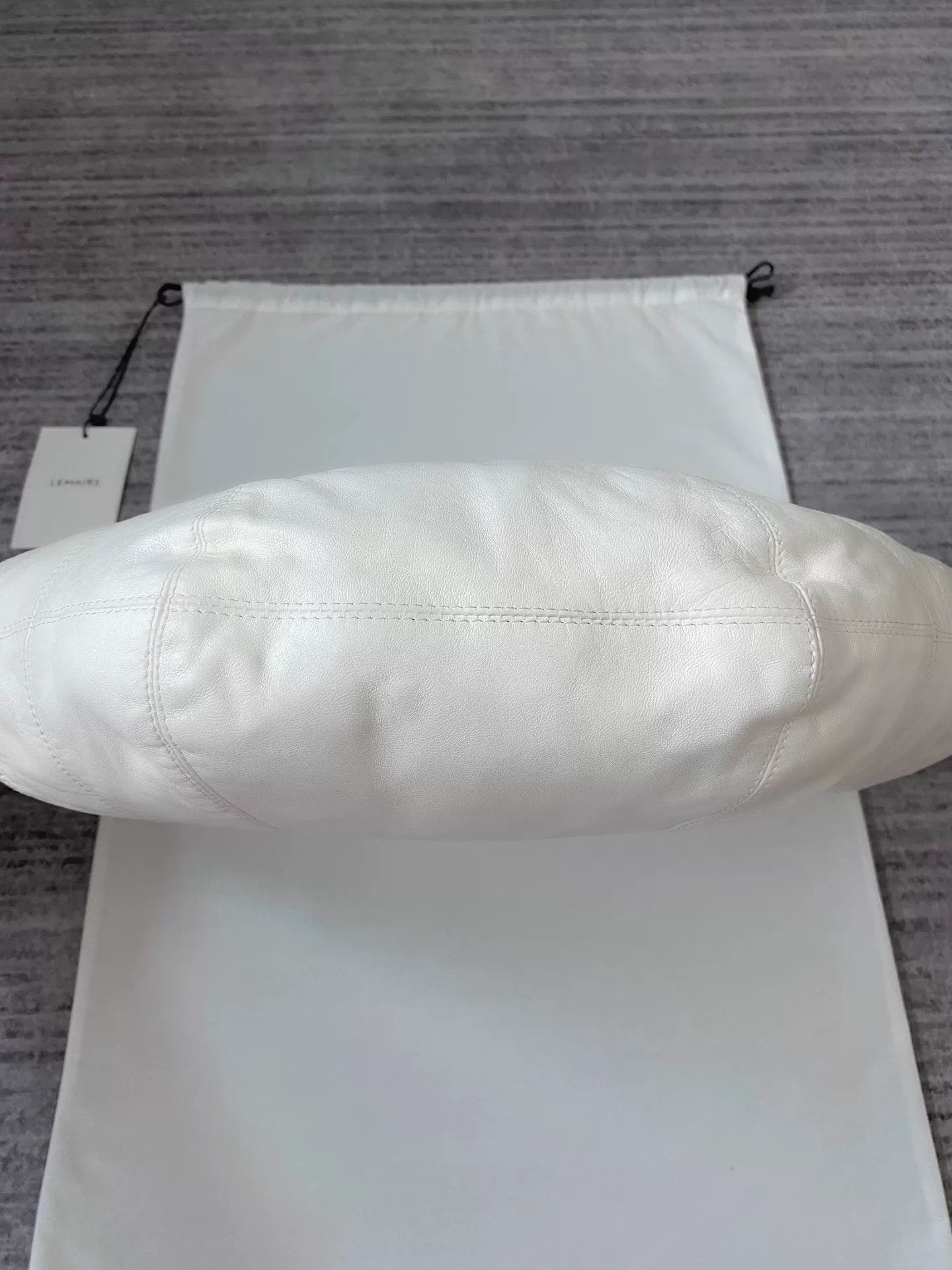 Lemaire Lemaire White Lambskin Large Croissant Bag. Size ONE SIZE - 3 Thumbnail