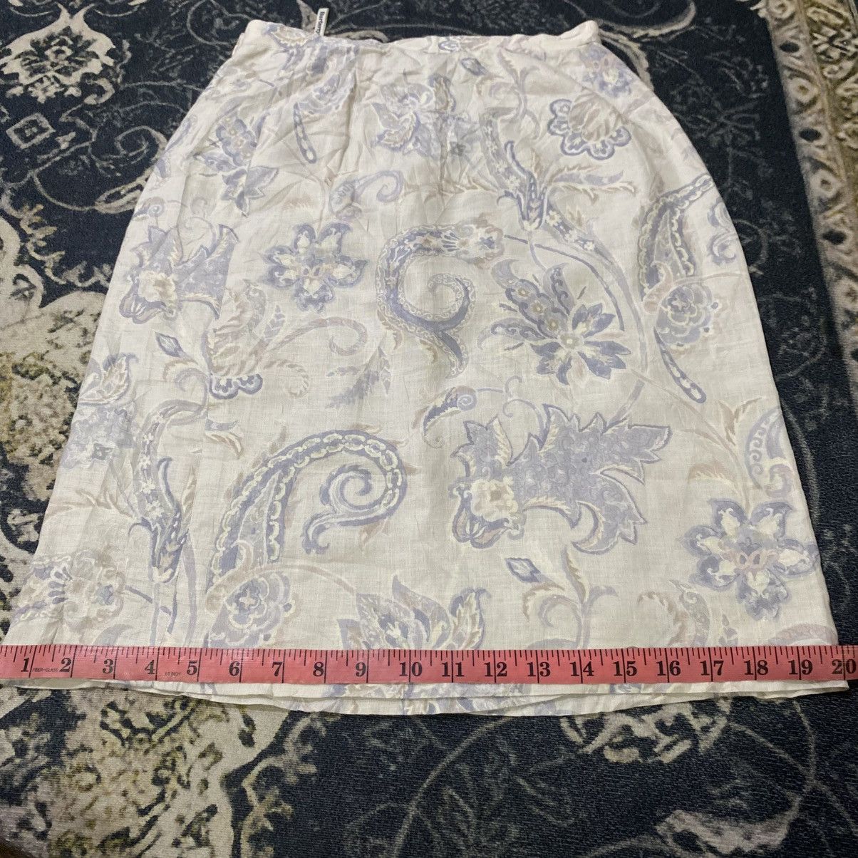 Burberry Vintage Burberry Floral Mini Skirt Made in Italy / Size 9 Size 26" / US 2 / IT 38 - 20 Thumbnail