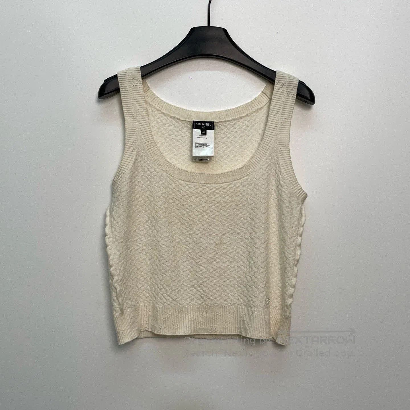 Chanel CHANEL White Round Neck Knit Top 40. Size S / US 4 / IT 40 - 1 Thumbnail