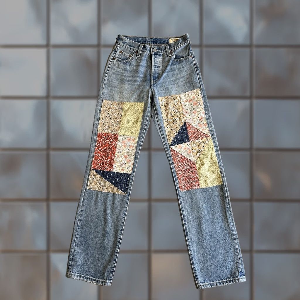 Levi's Levi's 501 Jeans Women Vintage 90s Kasuri Floral Patchwork 26x32 Blue Denim Regular Rise 5-Pocket Distressed Womens Jeans Size 26" / US 2 / IT 38 - 1 Thumbnail