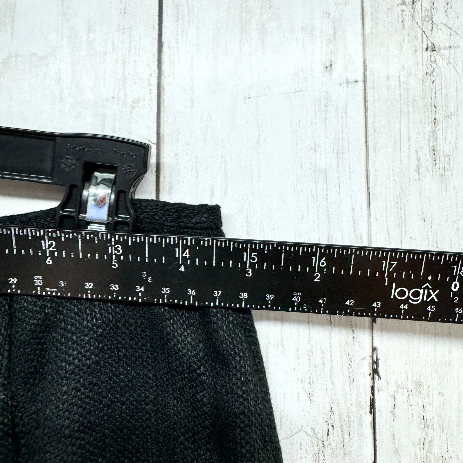 Lafayette 148 Lafayette 148 Skirt Size 6 Black Textured Midi Zip Closure Size 28" / US 6 / IT 42 - 4 Thumbnail