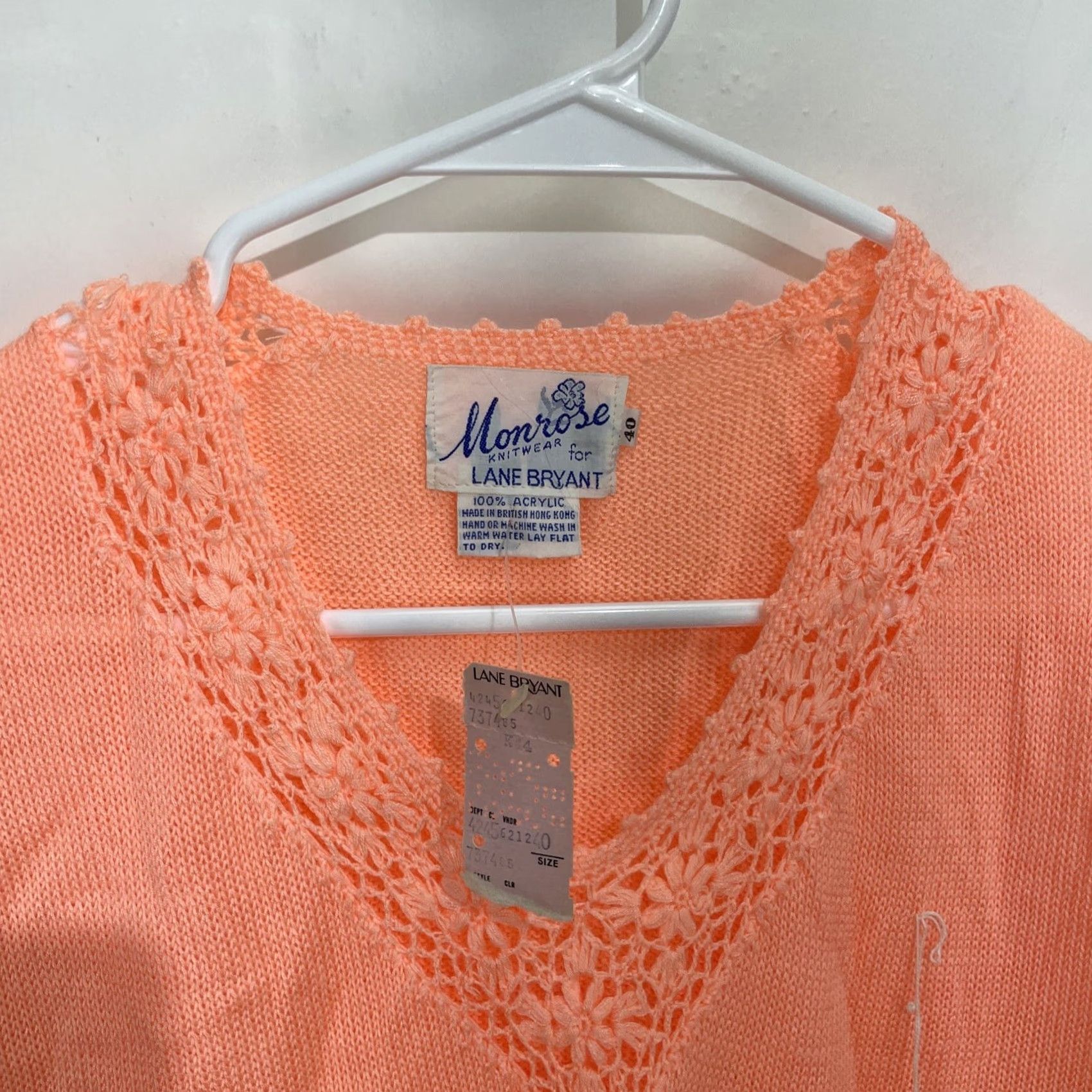 Vintage VINTAGE Lane Bryant Monrose Knitwear Sleeveless Vest Top Medium Peach Crochet V-Neck Tank Womens Size M / US 6-8 / IT 42-44 - 3 Thumbnail