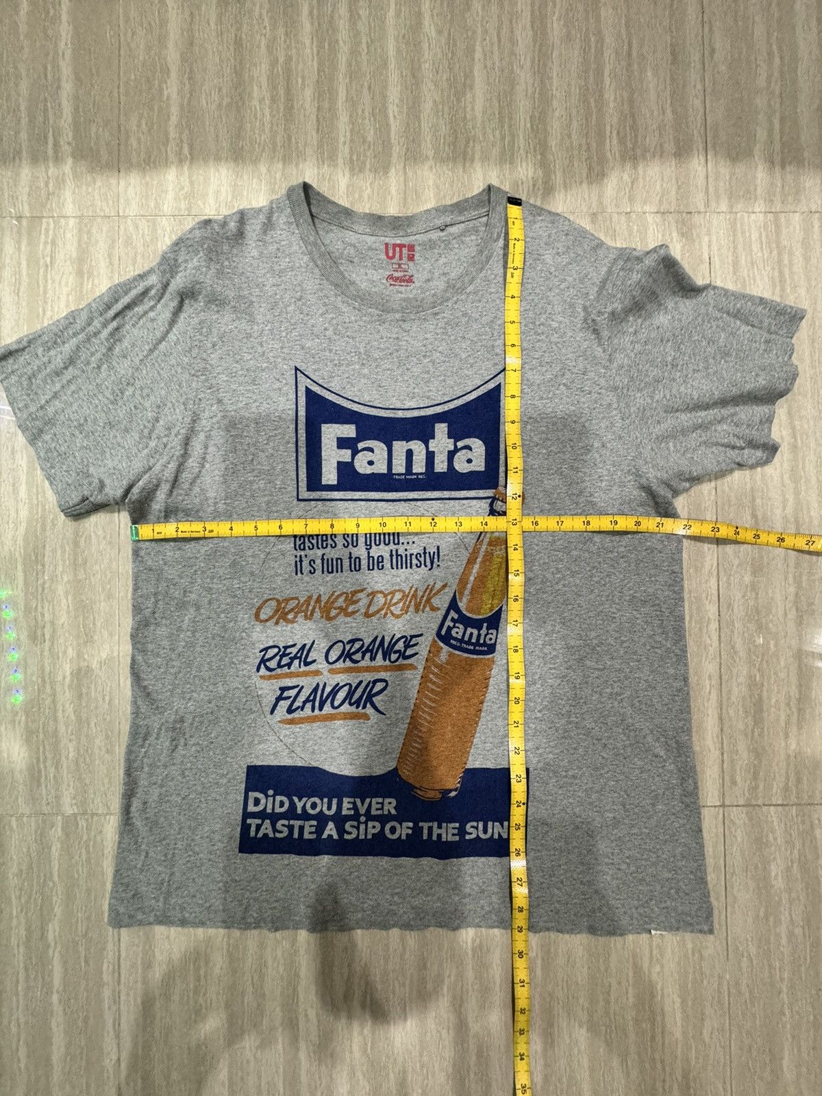 Coca Cola FANTA ORANGE DRINK Uniqlo x CocaCola Shirt XL size Size US XL / EU 56 / 4 - 9 Thumbnail