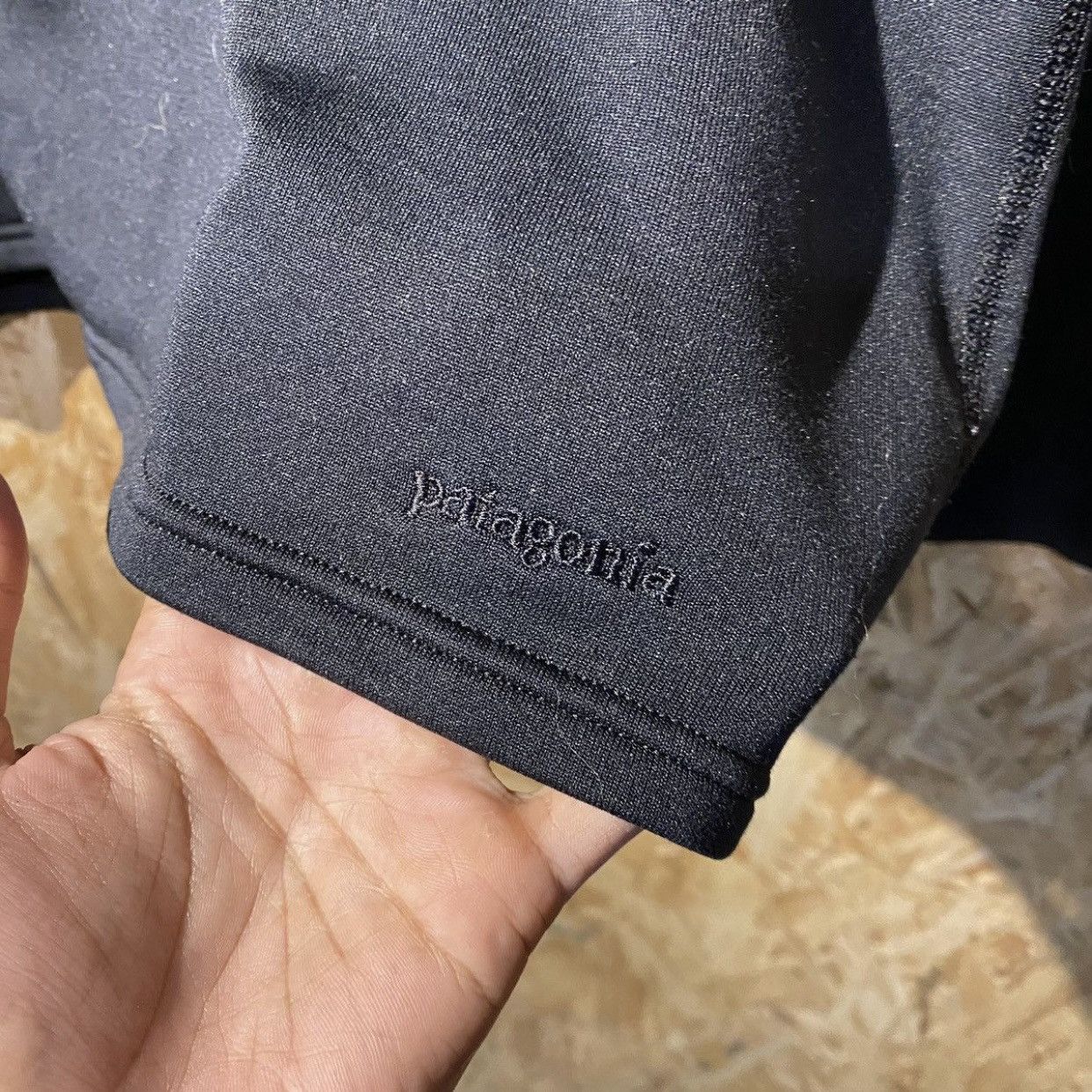 Patagonia Men's R1® Fleece Pullover, Black, size X-Large Size US XL / EU 56 / 4 - 3 Thumbnail