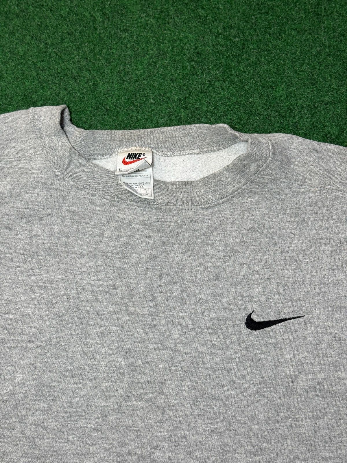 Nike Vintage 90s Nike White Tag Boxy Gray Mini Swoosh Sweatshirt Size US L / EU 52-54 / 3 - 2 Thumbnail