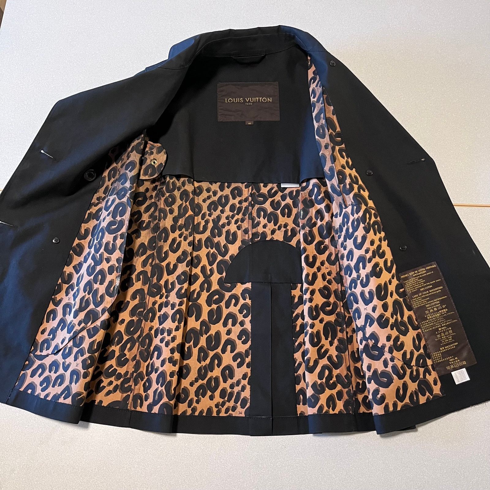 Louis Vuitton Louis Vuitton Leopard Lined Double-Breasted Mackintosh Coat Size S / US 4 / IT 40 - 5 Thumbnail