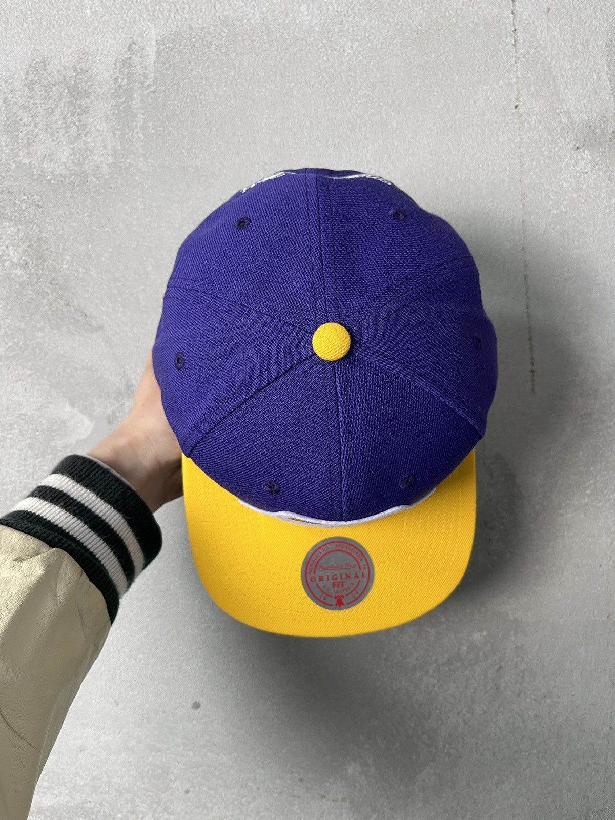 Mitchell & Ness × NBA Rare Mitchell & Ness NBA LA Lakers B2B Purple Snapback Hat Size ONE SIZE - 3 Thumbnail