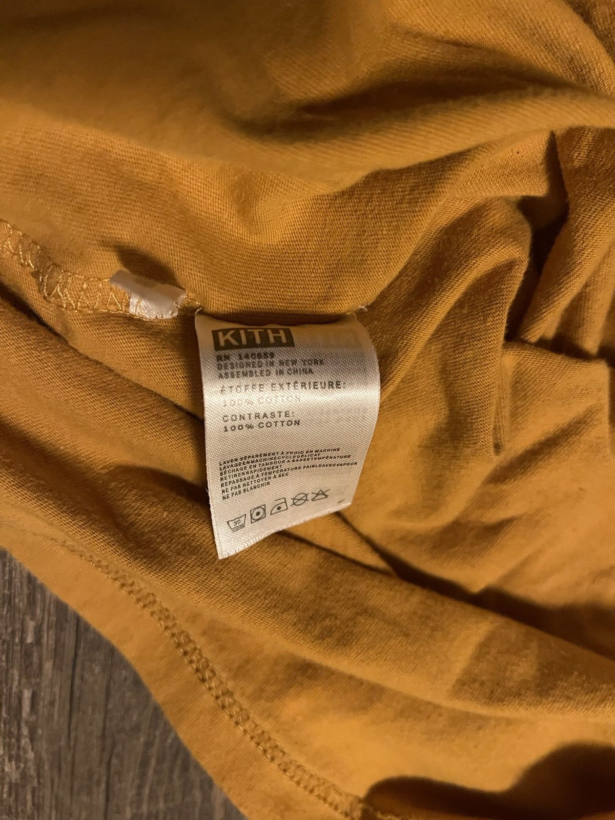 Kith Kith Smiley Face Cheeky Shirt size XL Size US XL / EU 56 / 4 - 4 Thumbnail