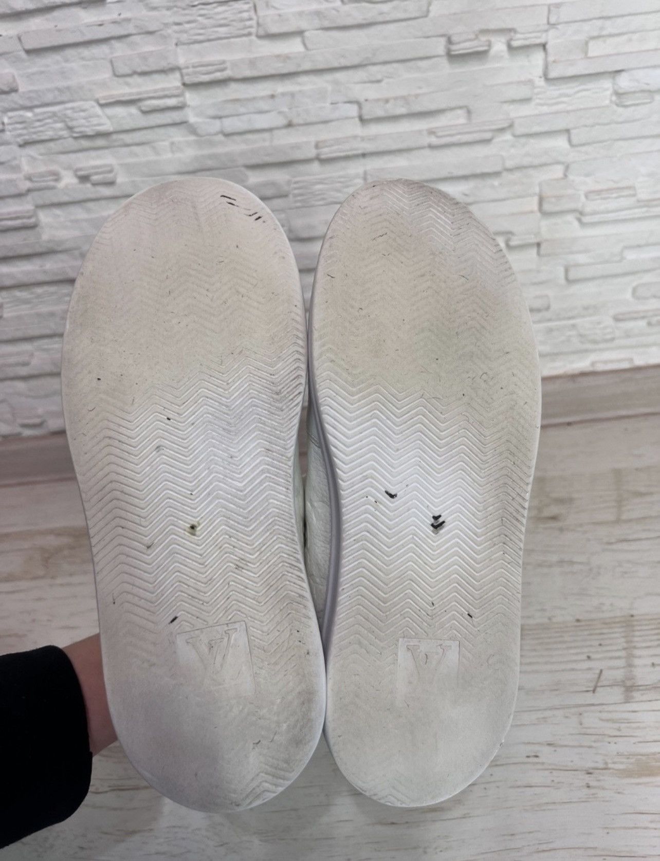 Louis Vuitton Louis Vuitton Beverly Hills White Leather Sneakers Size UK 7 Size US 8 / EU 41 - 11 Thumbnail