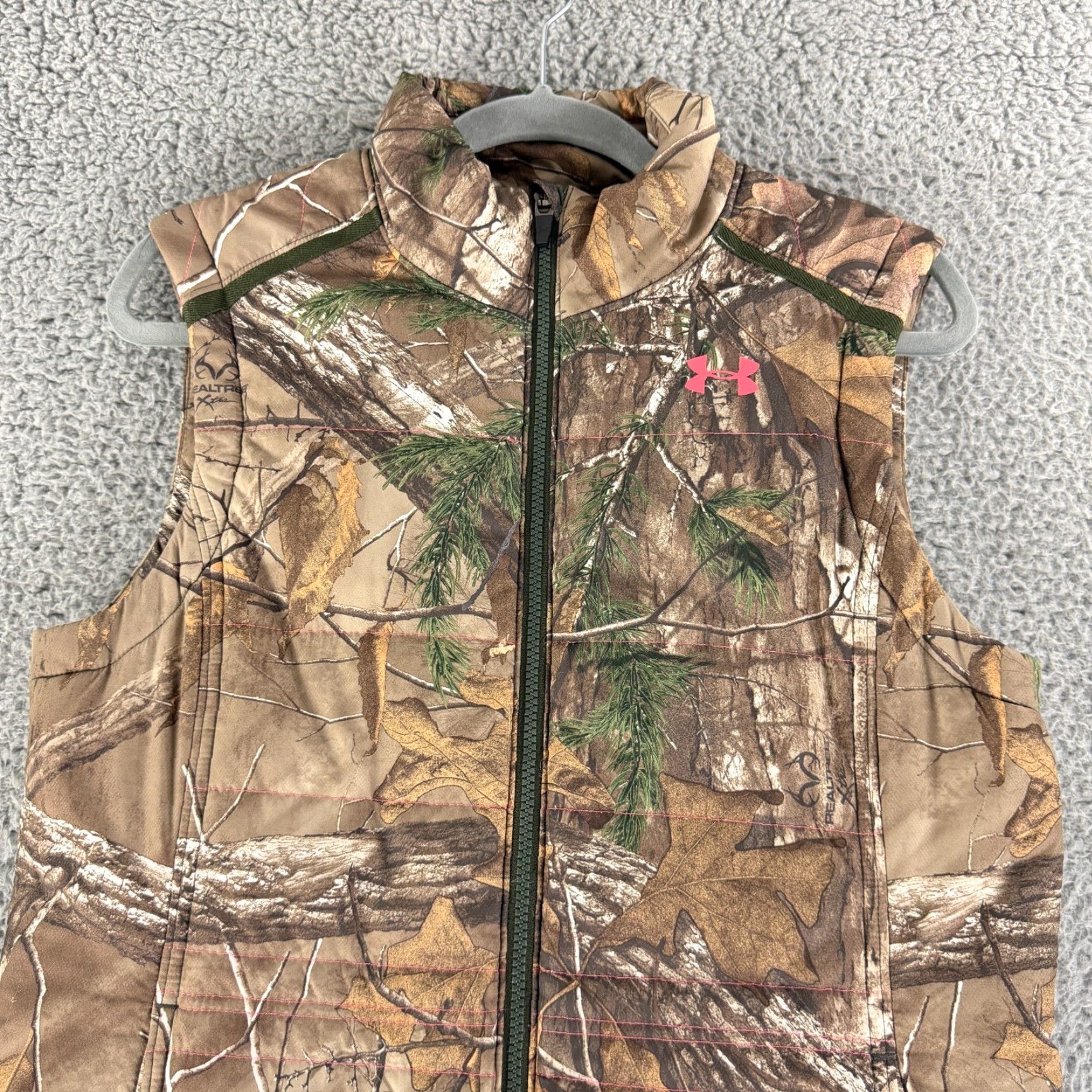 Under Armour Under Armour Real Tree Puffer Vest Wowmens Medium Brown Camouflage Semi-Fitted Size M / US 6-8 / IT 42-44 - 2 Thumbnail