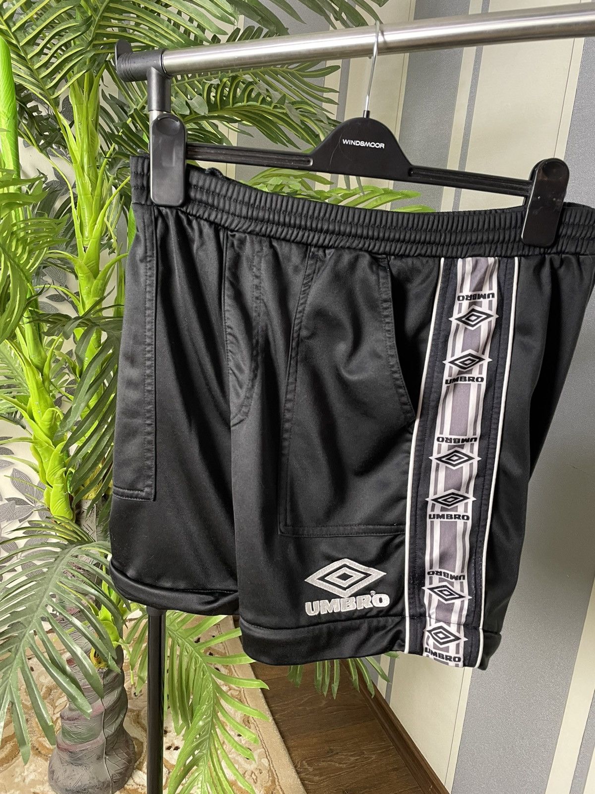 Umbro Vintage Umbro Soccer Shorts y2k Size M Size US 36 / EU 52 - 1 Thumbnail