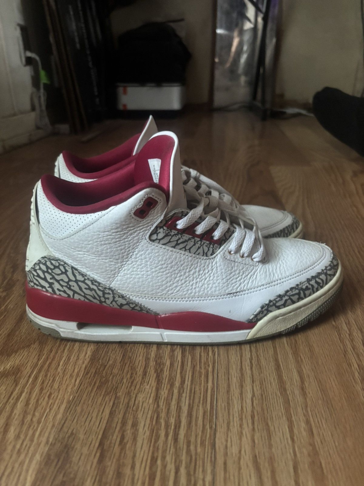 Jordan Brand Cardinal Red Jordan 3’s Size US 9.5 / EU 42-43 - 2 Thumbnail