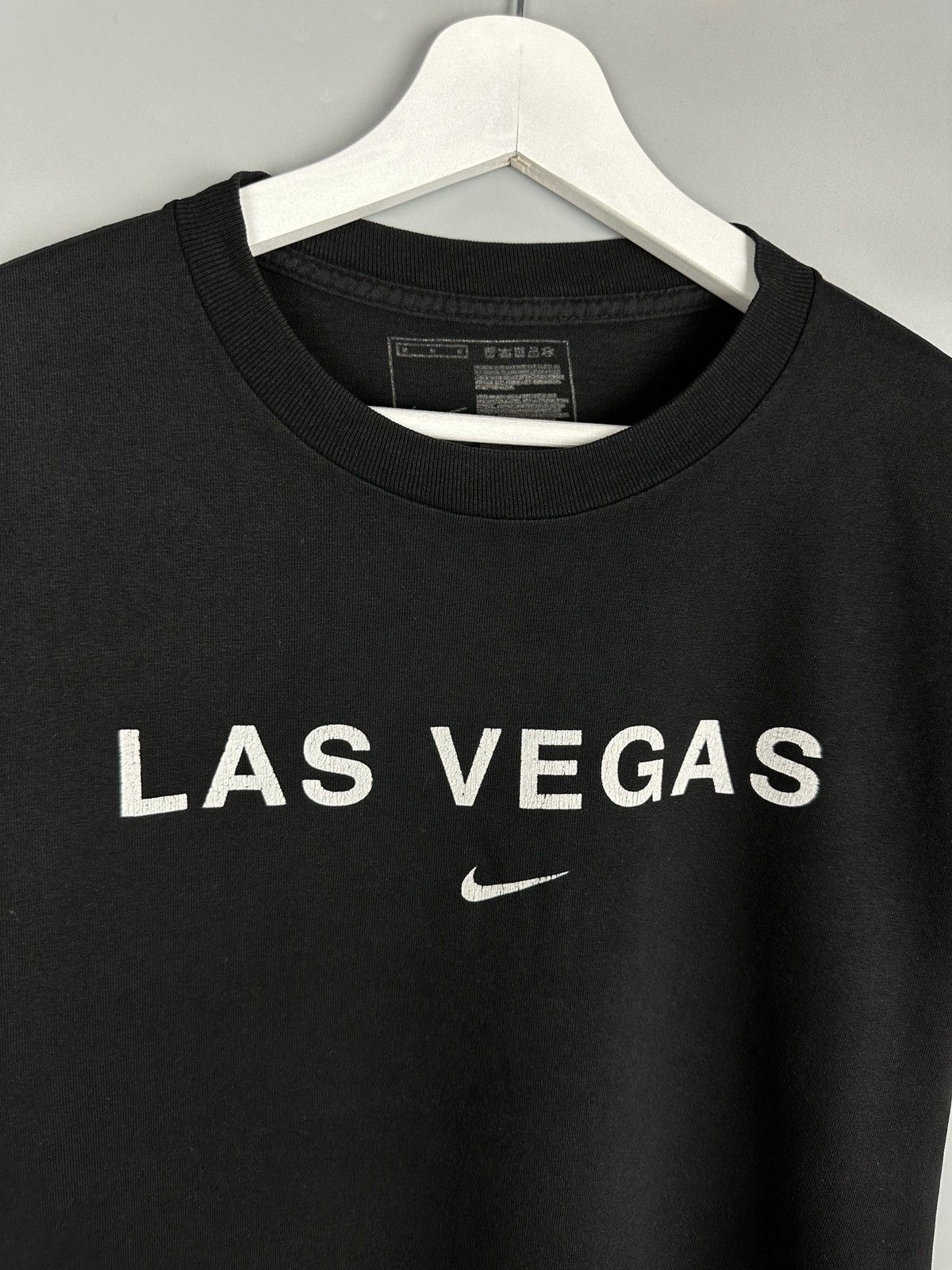 Nike 90s Vintage Nike Las Vegas Center Swoosh Logo T Shirt Tee Size US M / EU 48-50 / 2 - 2 Thumbnail