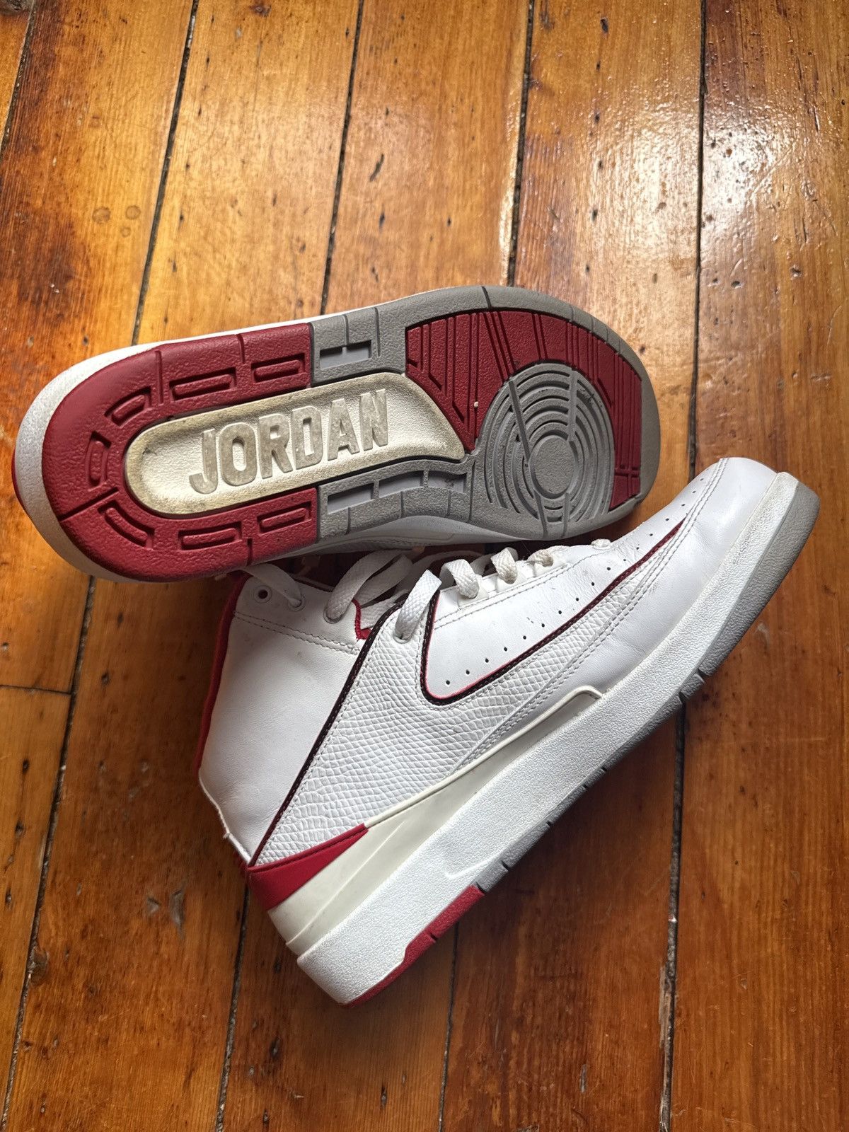 Jordan Brand Jordan 2 Retro White Red (2014) Size US 10.5 / EU 43-44 - 4 Thumbnail