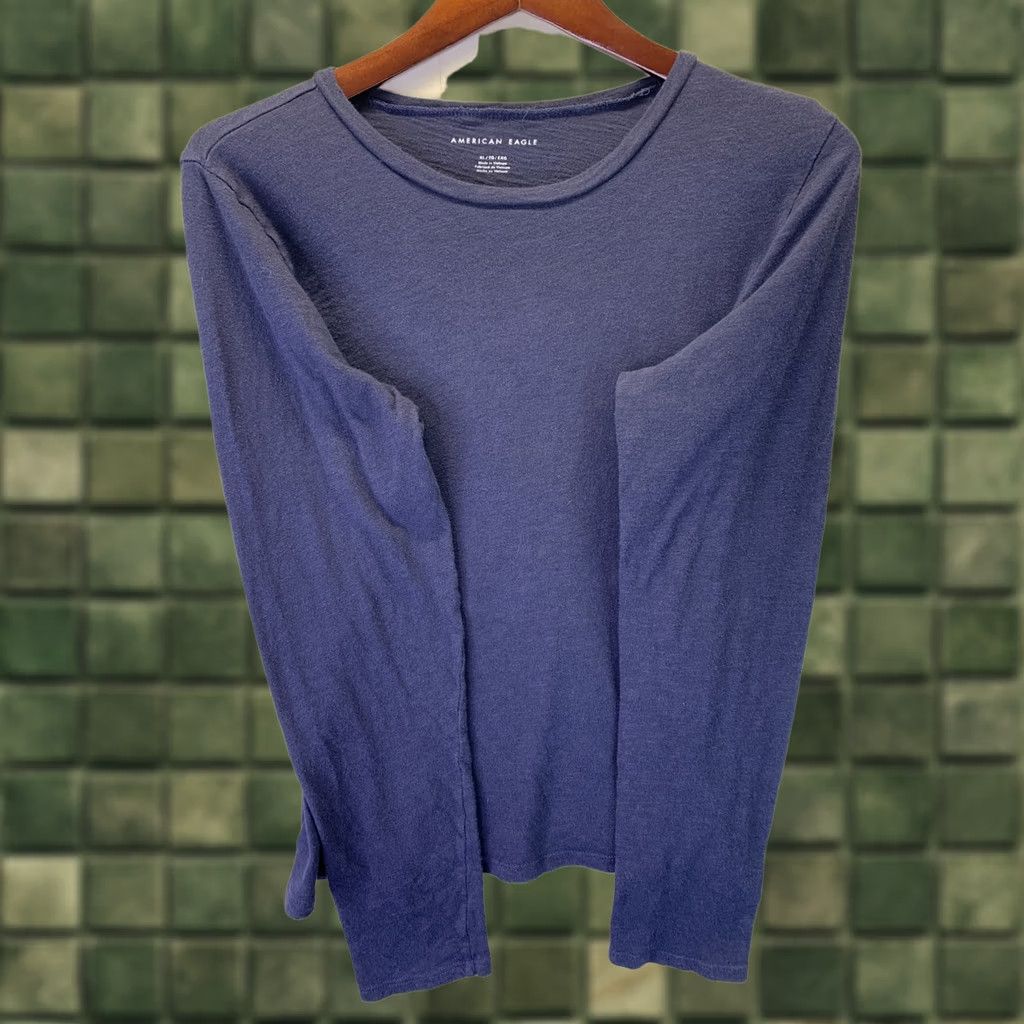 American Eagle Outfitters VINTAGE? No. American Eagle Women’s XL Blue Basic Long Sleeve Shirt Womens XL Blue Basic Long Sleeve American Eagle Outfitters Shirt Size XL / US 12-14 / IT 48-50 - 1 Thumbnail
