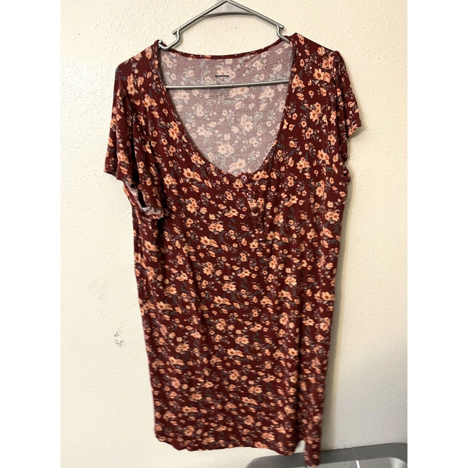 Vintage VINTAGE Sonoma Maroon Long Roll Tab Sleeve V Neck Henley Hi-Low Rayon Blouse XL Size XL / US 12-14 / IT 48-50 - 2 Thumbnail