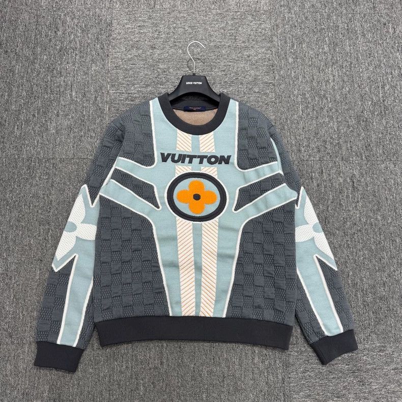 Louis Vuitton Louis Vuitton Knit Sweatshirt with Patterned Design Size US L / EU 52-54 / 3 - 1 Thumbnail