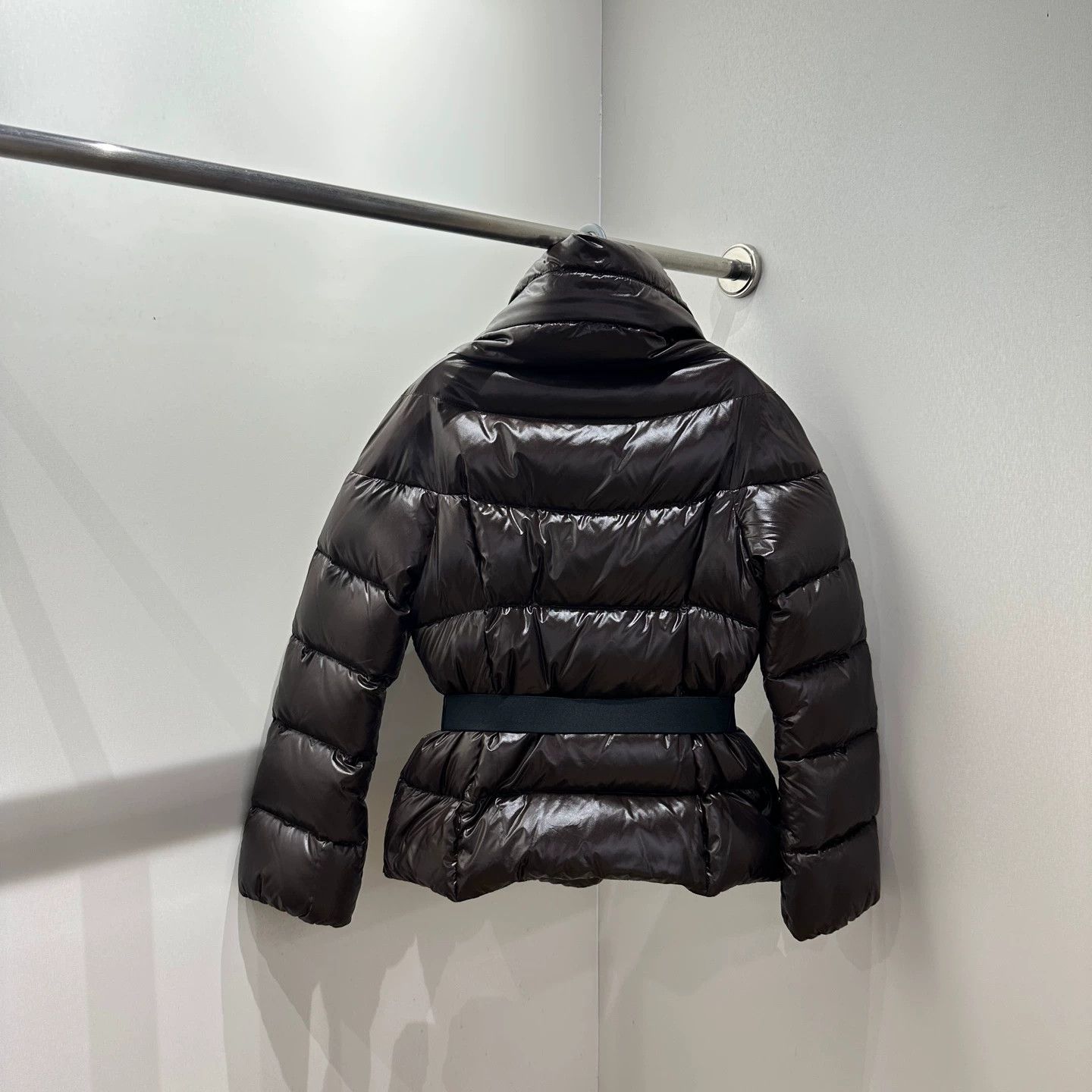 Moncler Moncler mar93 laced logo white duck down jacket 2 Size XS / US 0-2 / IT 36-38 - 2 Thumbnail
