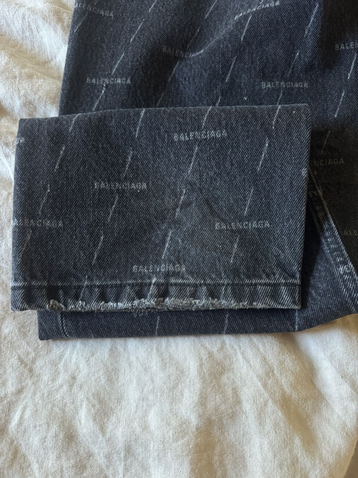 Balenciaga Balenciaga Allover Logo Denim Jeans Size US 30 / EU 46 - 11 Thumbnail