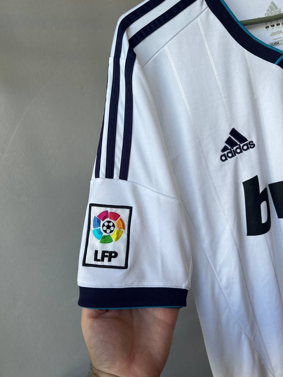 Adidas 2012/13 REAL MADRID HOME SOCCER FOOTBALL JERSEY SHIRT ADIDAS Size US M / EU 48-50 / 2 - 8 Thumbnail