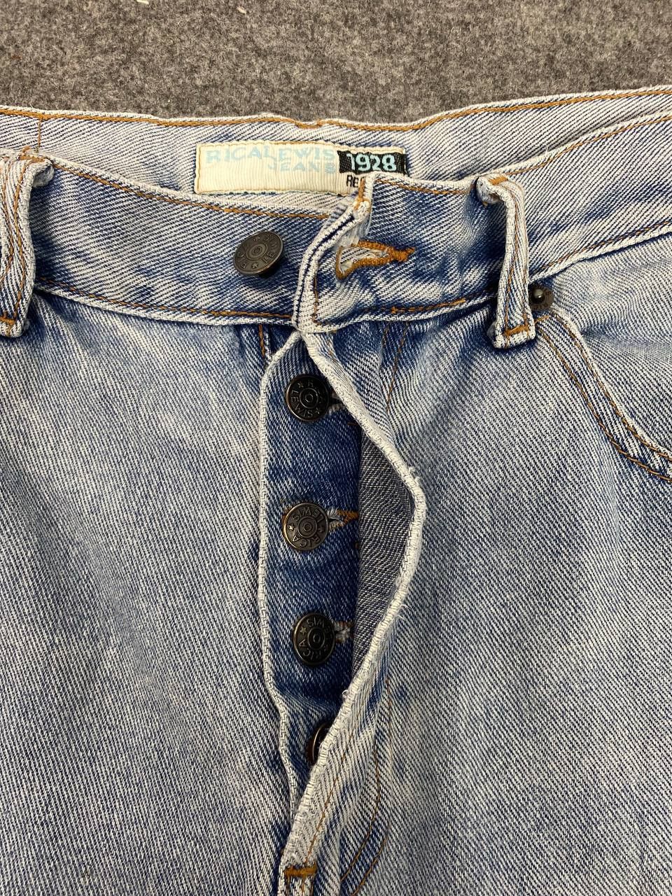 Jean rica lewis lightwash distressed denim Size US 32 / EU 48 - 11 Thumbnail