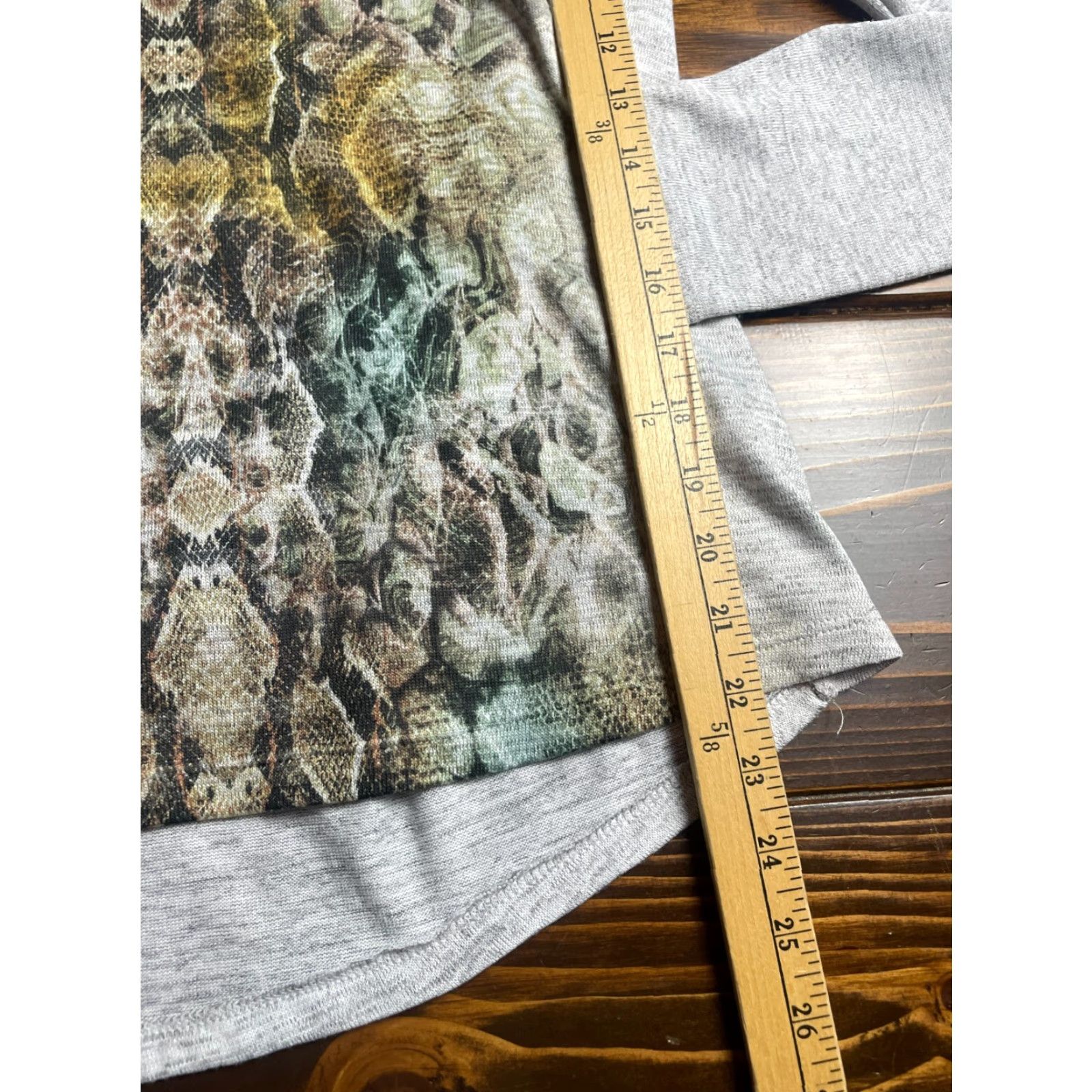 Olive Let me live Shirt Women’s Medium Gray Snakeskin Jeweled Long Sleeve Shirt Size M / US 6-8 / IT 42-44 - 6 Thumbnail
