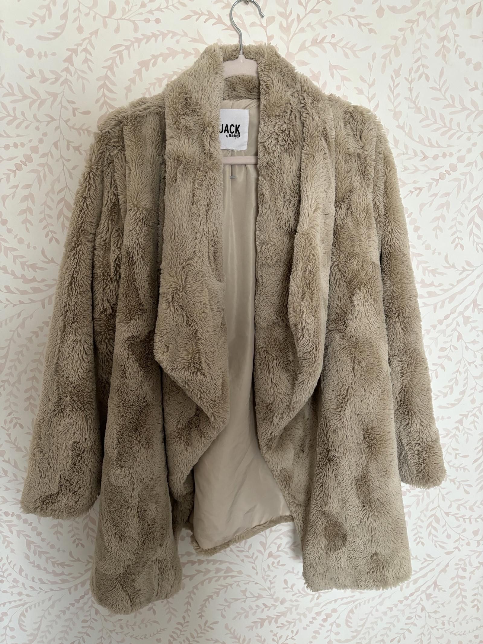 Designer NWOT Cozy Faux Fur Jacket by JACK by BB DAKOTA Size ONE SIZE - 1 Thumbnail