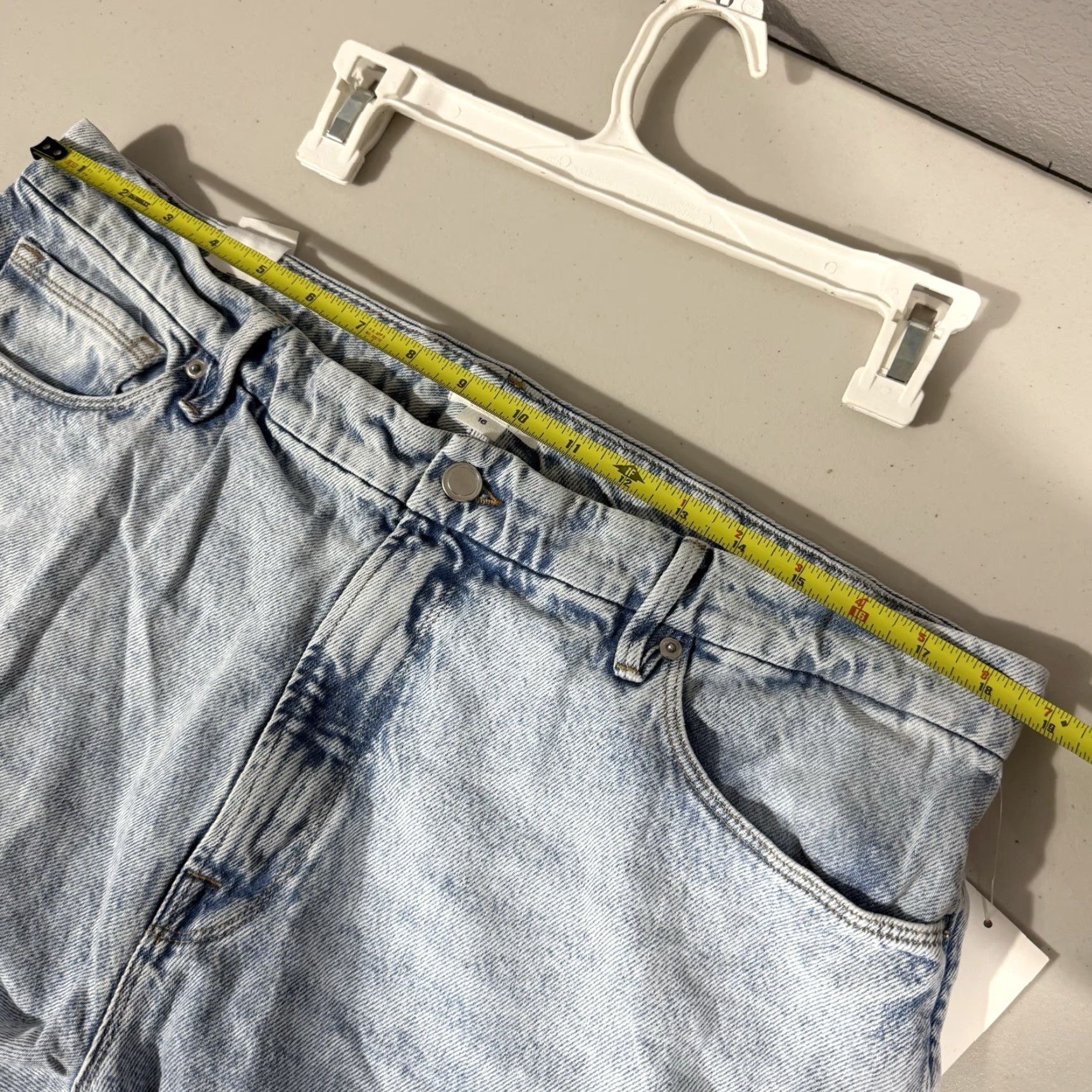 Good American Good American Jeans Womens 16 Light Blue Distressed Raw Hem Ankle Jeans Distressed Raw Hem 16 Blue Womens Jeans Size 38" / US 16 / IT 52 - 4 Thumbnail