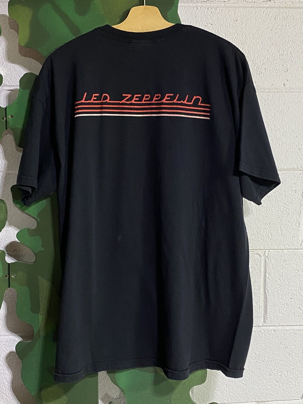 Vintage Led zeppelin tour tee two sided graphic 2004 reprint (sz XL) Size US XL / EU 56 / 4 - 2 Thumbnail