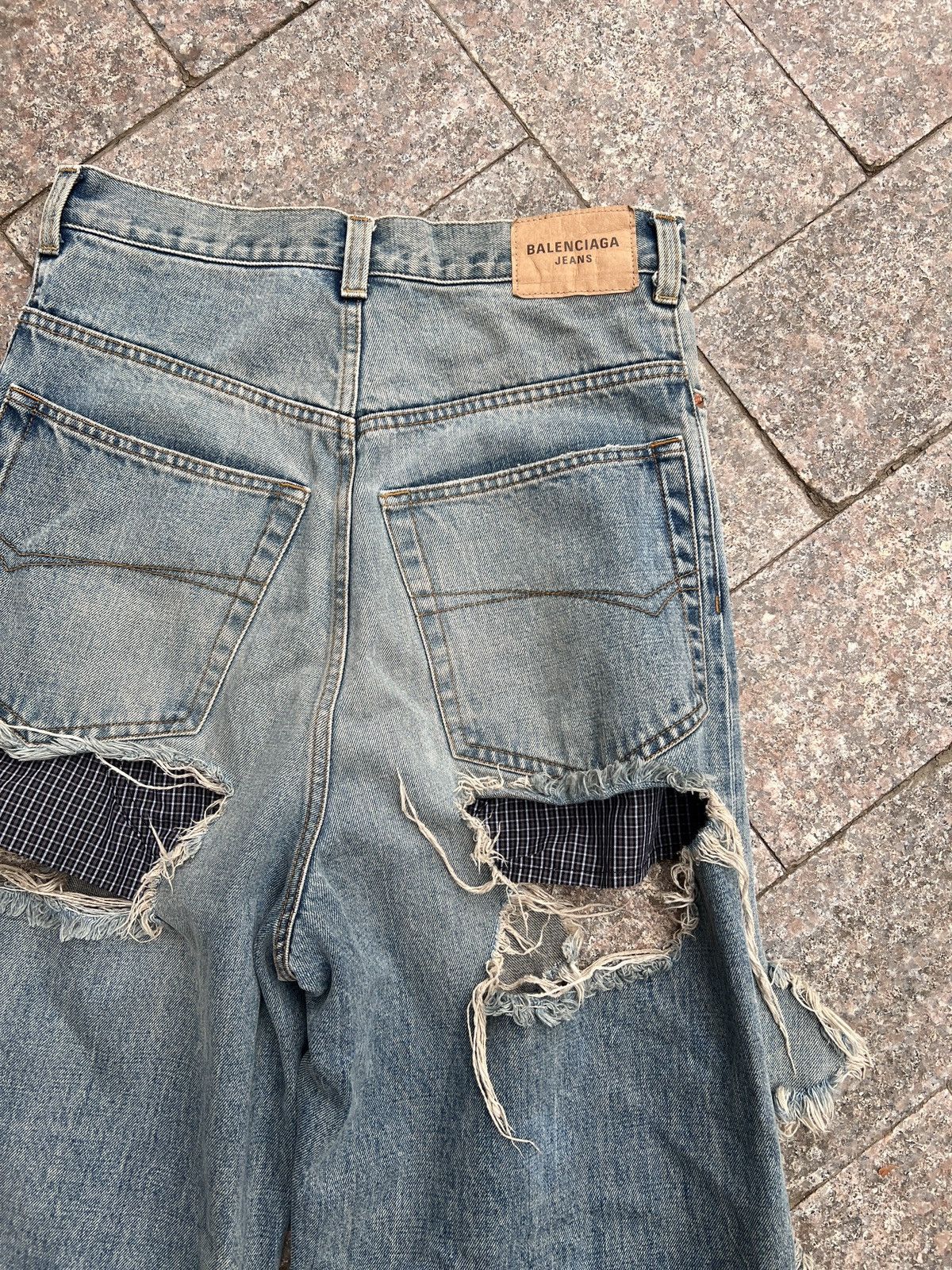 Balenciaga *RARE* Balenciaga AW21 Afterworld Destroyed Denim Blue Size US 32 / EU 48 - 5 Thumbnail