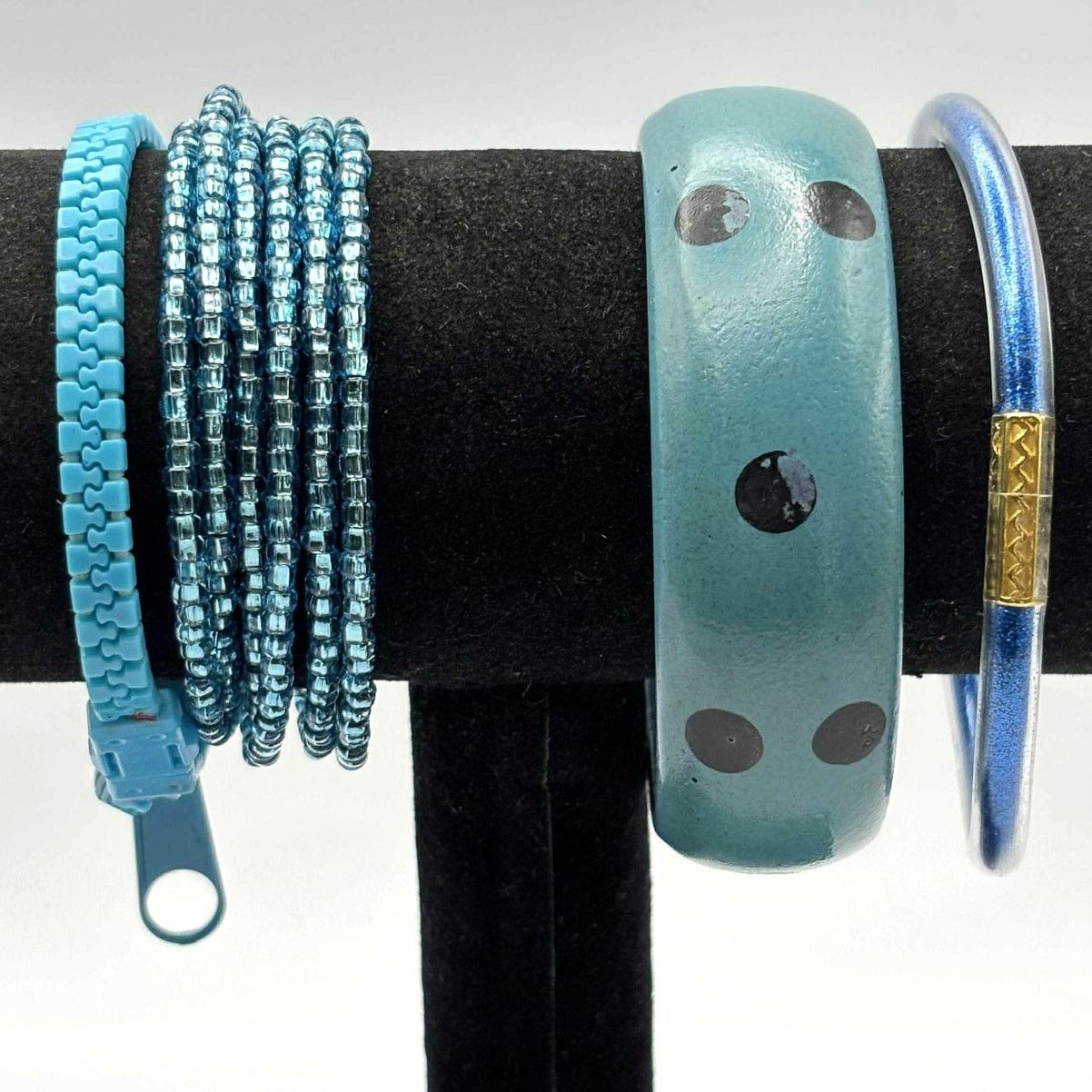 Other Blue Zipper Poke a dot Bracelet Bundle Size ONE SIZE - 2 Thumbnail