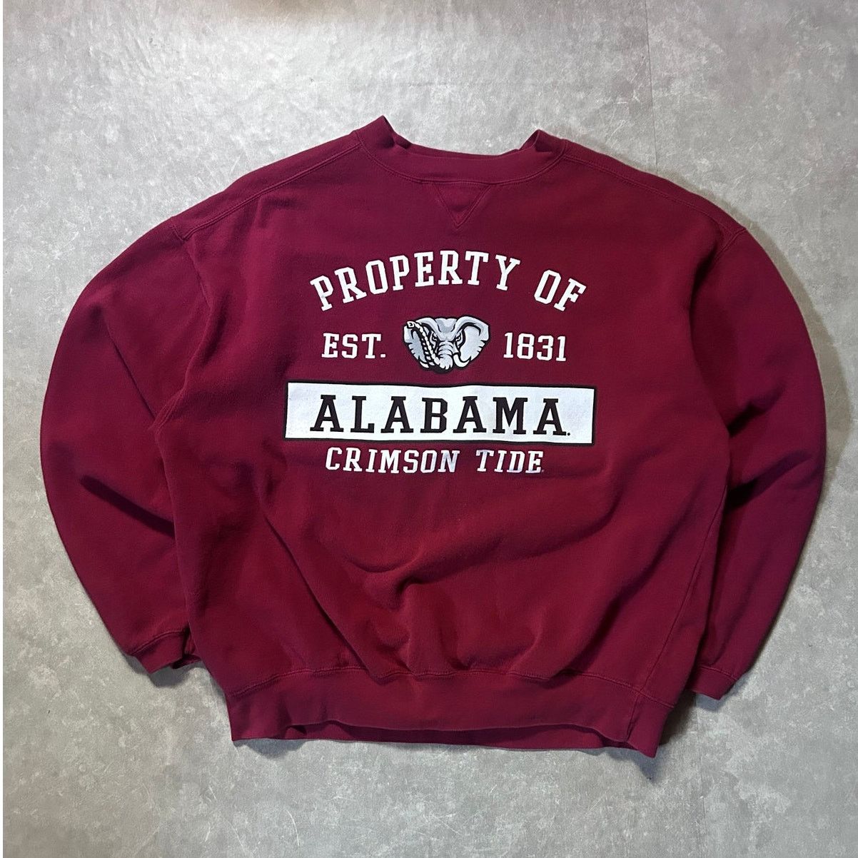 NCAA 2000's Vintage Alabama Crimson Tide Script Crimson Crewneck Size US XL / EU 56 / 4 - 1 Thumbnail