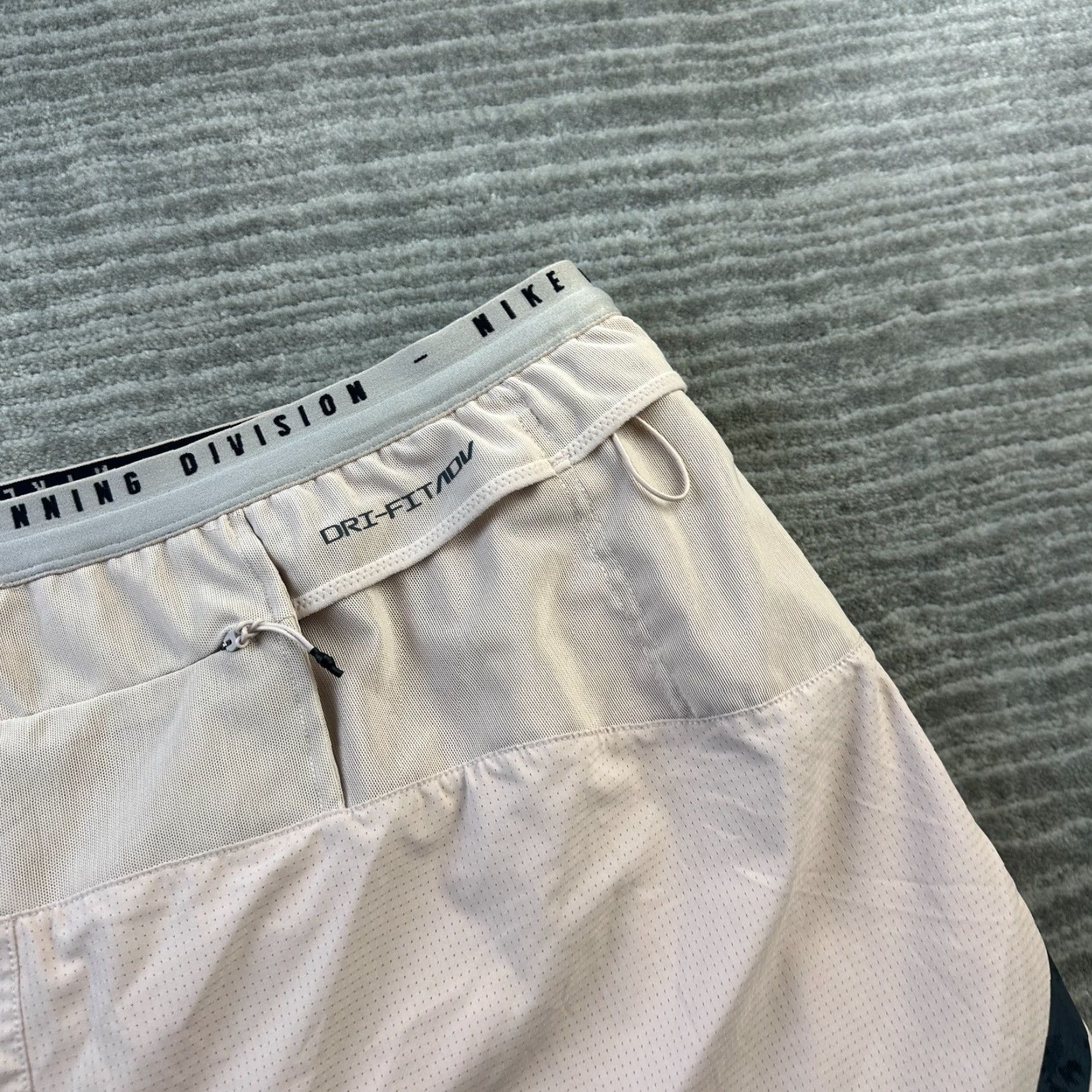 Nike Nike Shorts Mens XL Beige Tan 4" Running Division Flex Brief Lined Pockets Athletic Activewear Size US 36 / EU 52 - 4 Thumbnail