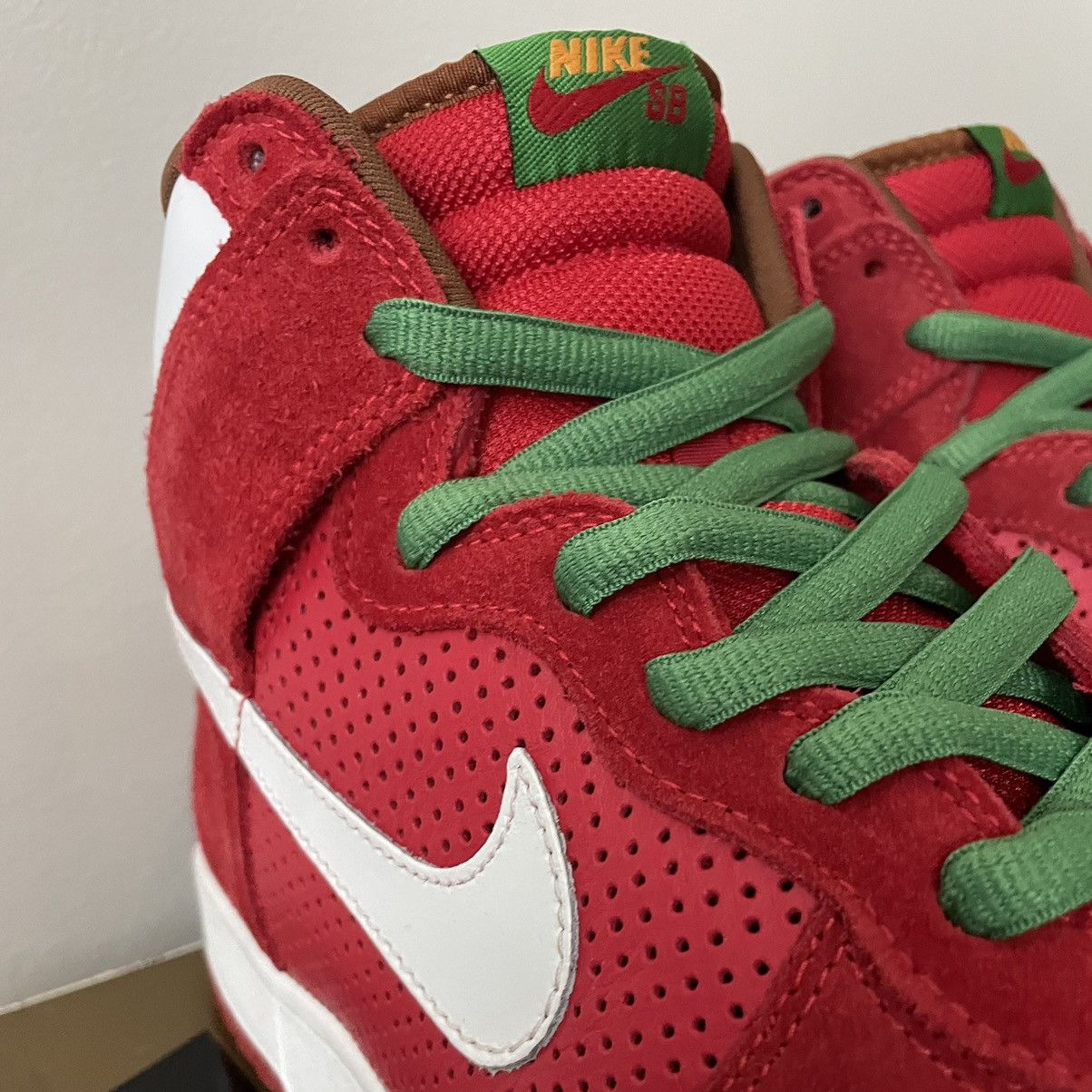 Nike 2008 Nike Dunk High Pro SB 'Big Gulp' Size US 11 / EU 44 - 5 Thumbnail