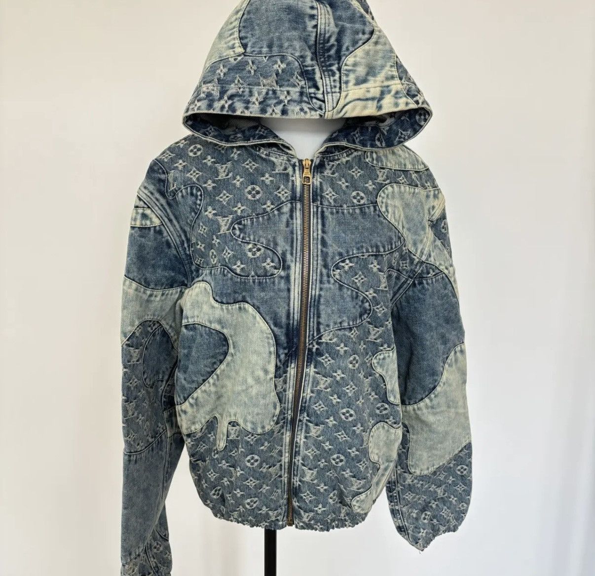 モノグラム パーカー Louis Vuitton Nigo Monogram Denim Hoodie Flocked Monogram Denim Hoodie - Men - Ready-to-Wear | LOUIS