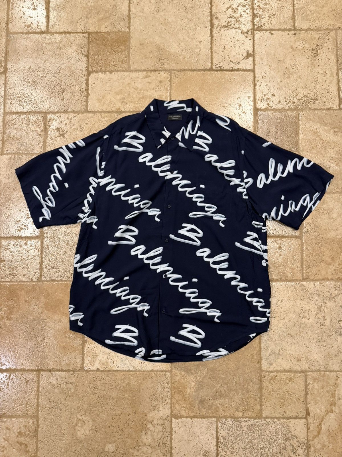 Balenciaga Balenciaga All Over Cursive Script Logo Minimal Navy Shirt Size US XL / EU 56 / 4 - 13 Thumbnail