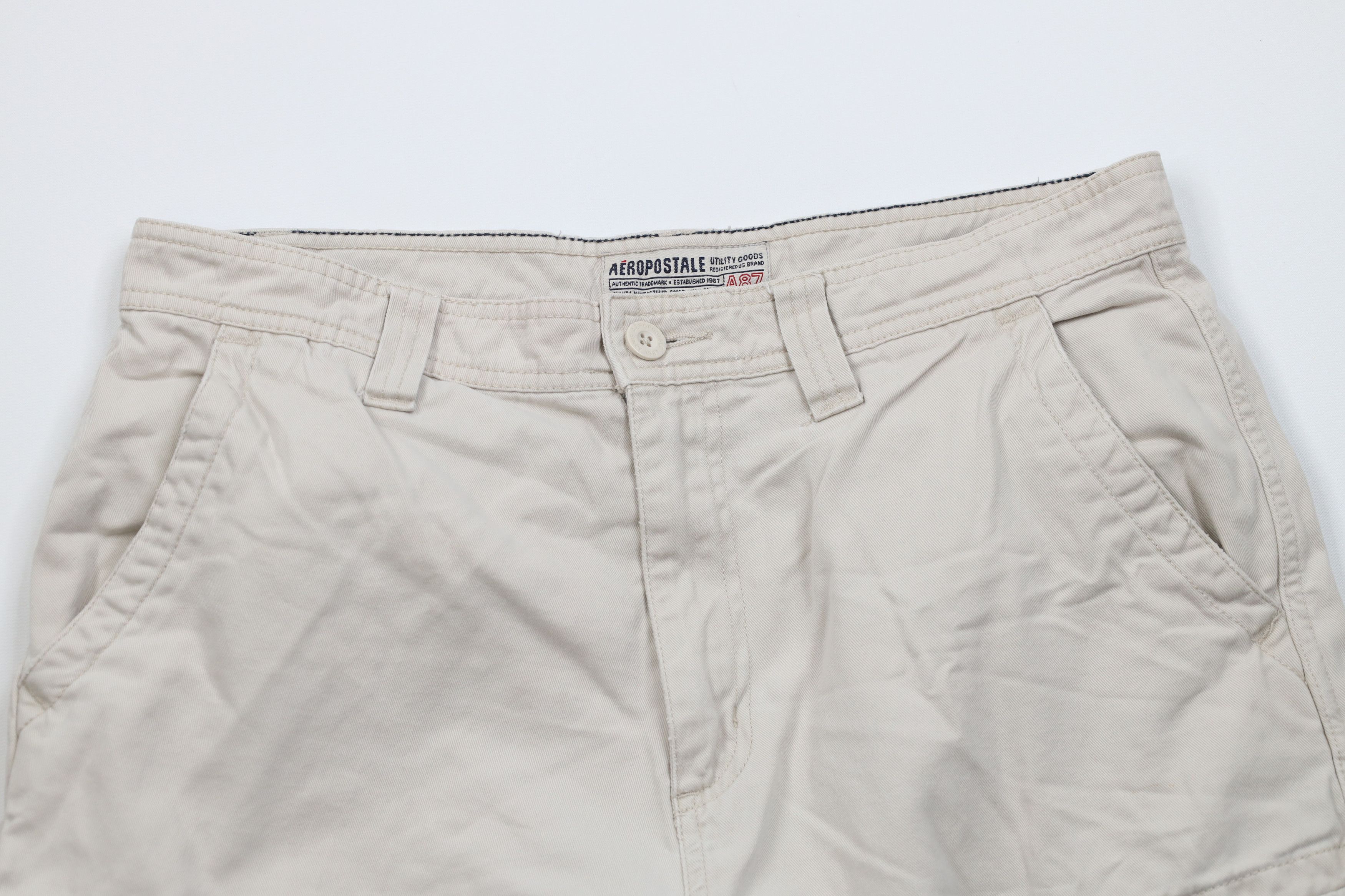 Aeropostale × Vintage Vintage 90s Y2K Aeropostale Heavyweight Cargo Shorts Beige Size US 32 / EU 48 - 2 Thumbnail