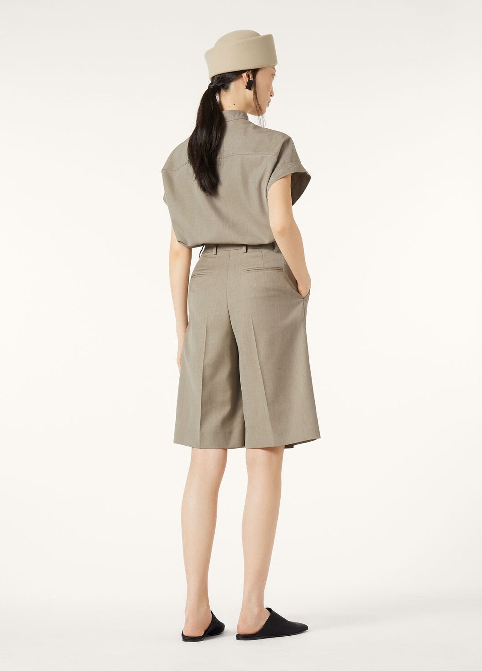 Loro Piana o1srvl11e0526 FAP3847 Elodie Shirt in Beige Size M / US 6-8 / IT 42-44 - 5 Thumbnail