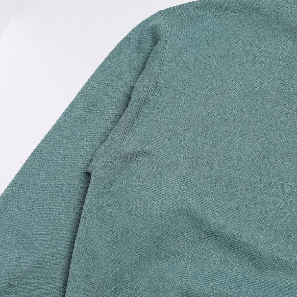 Nike Vintage Nike Embroidered Swoosh Logo Sweatshirt Size US L / EU 52-54 / 3 - 13 Thumbnail