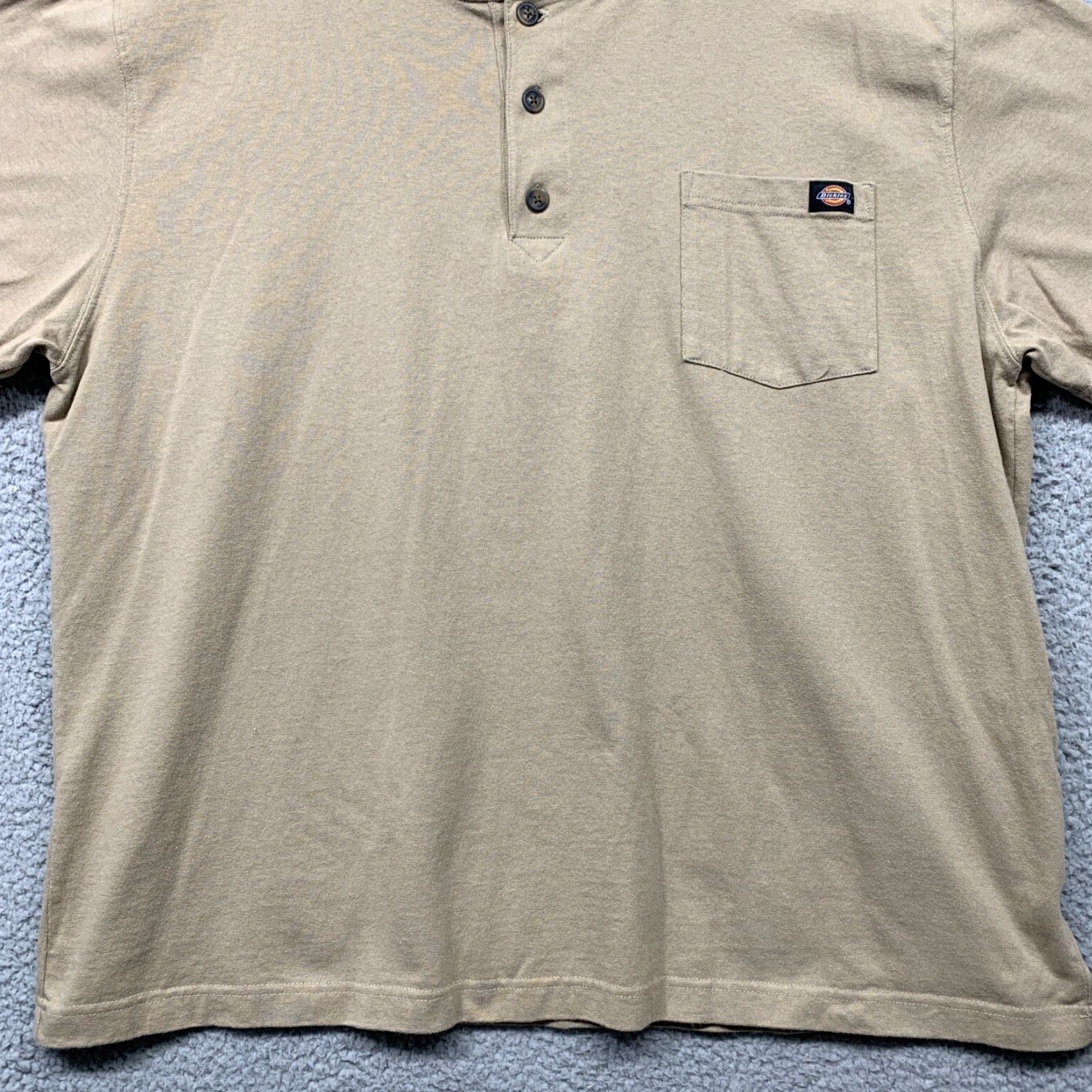 Dickies Dickies Polo Shirt Mens 2X Tan Pullover Crew Neck 3 Button Closure 1 Pocket LOGO Shirt Mens Big & Tall Tan Dickies Polo 2X Logo يش Size US XXL / EU 58 / 5 - 3 Thumbnail