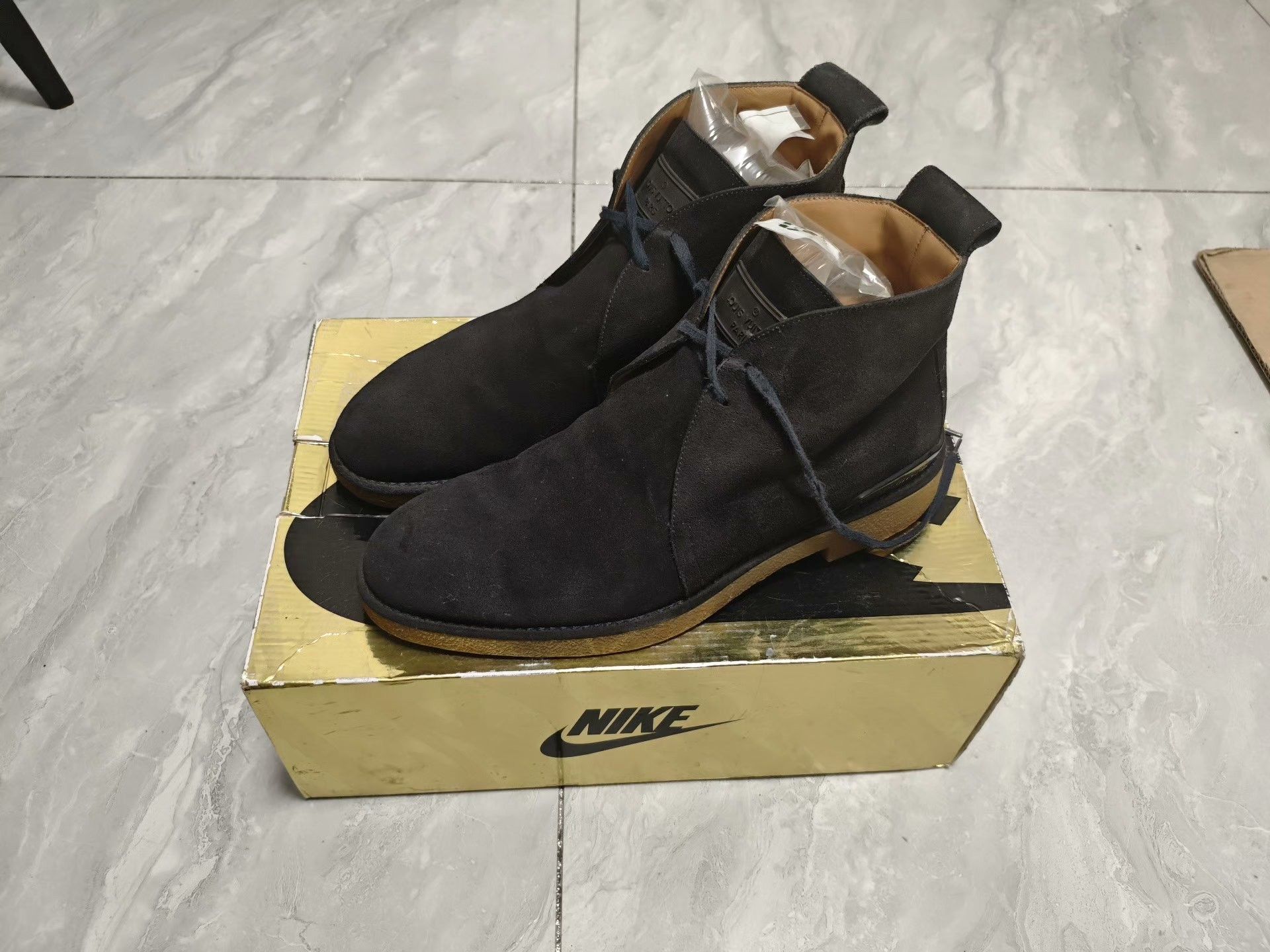 Louis Vuitton Louis Vuitton Suede Boots 10.5 Men Size US 10.5 / EU 43-44 - 1 Thumbnail