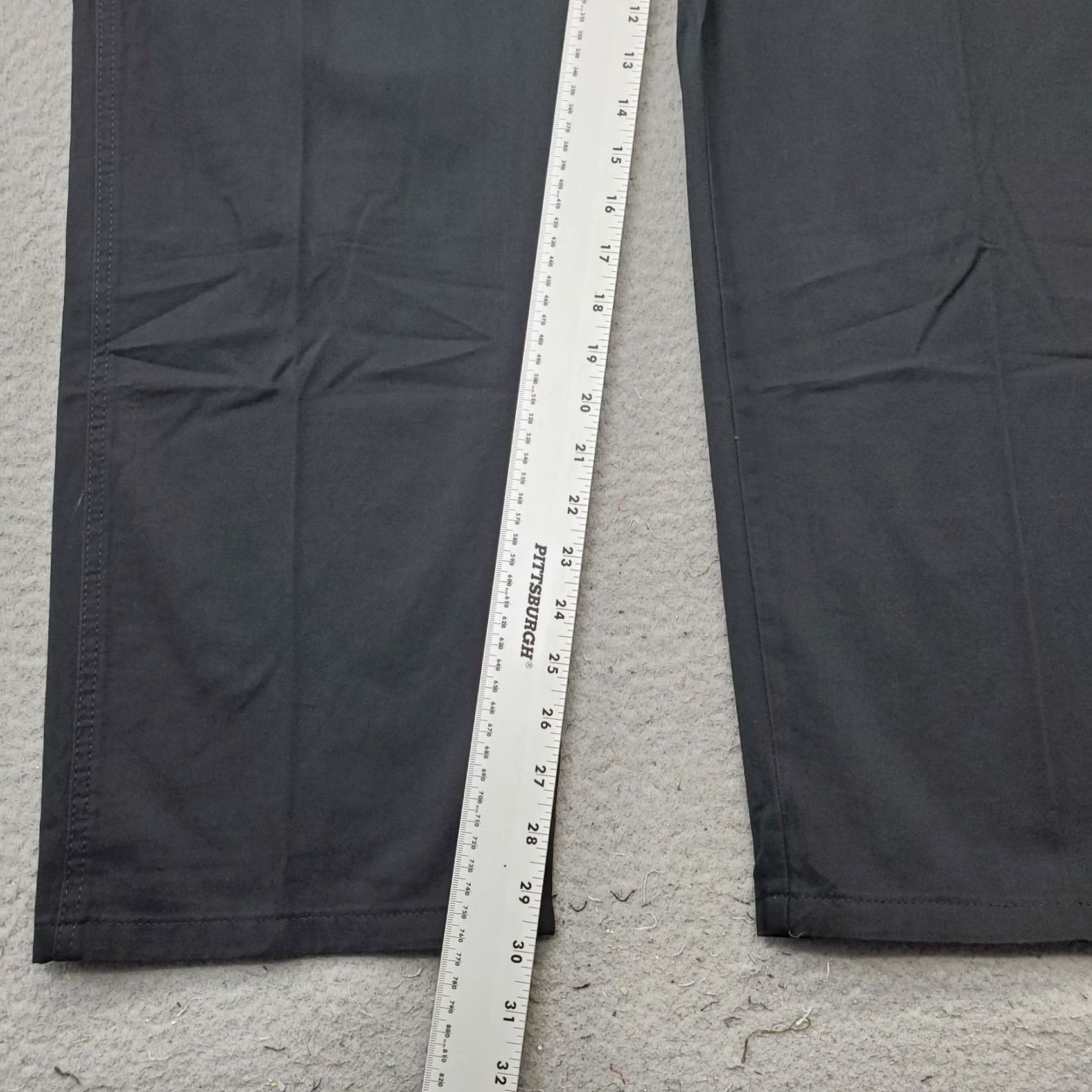 Wrangler Wrangler Mens Cargo Pants 44x30 Black Twill Relaxed Pocket Cargo Pocket 70LEWBL - 100% Cotton, Button, Zipper, Straight, Size 44, NWT Size US 44 / EU 60 - 4 Thumbnail